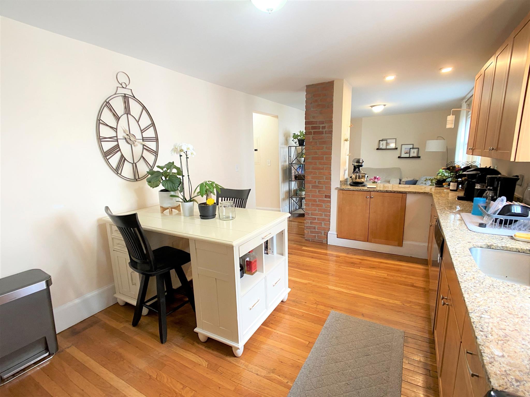 78 Ten Hills Rd, East Somerville