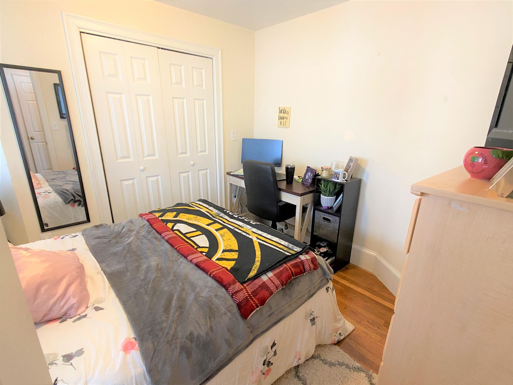 78 Ten Hills Rd, East Somerville