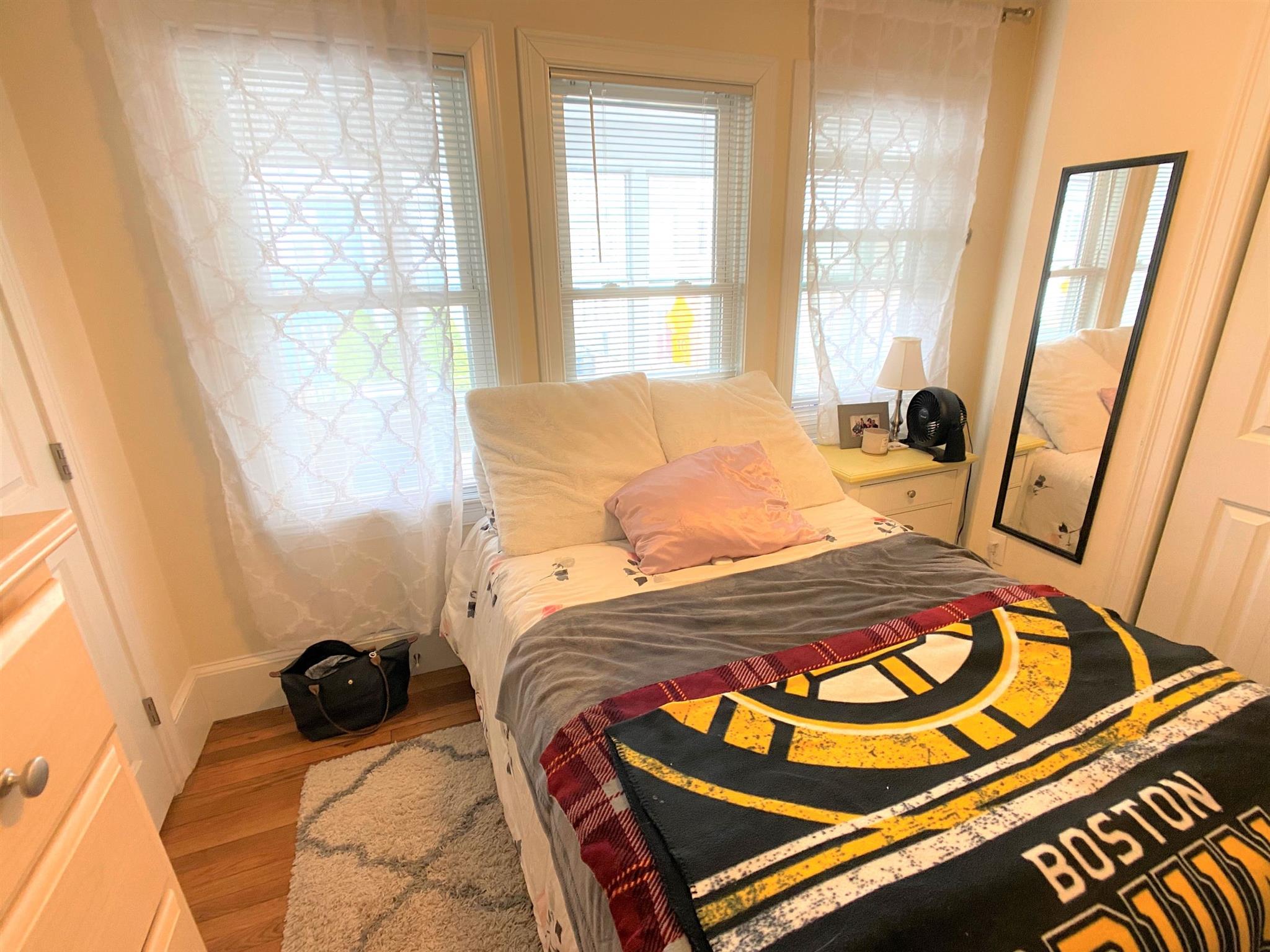 78 Ten Hills Rd, East Somerville