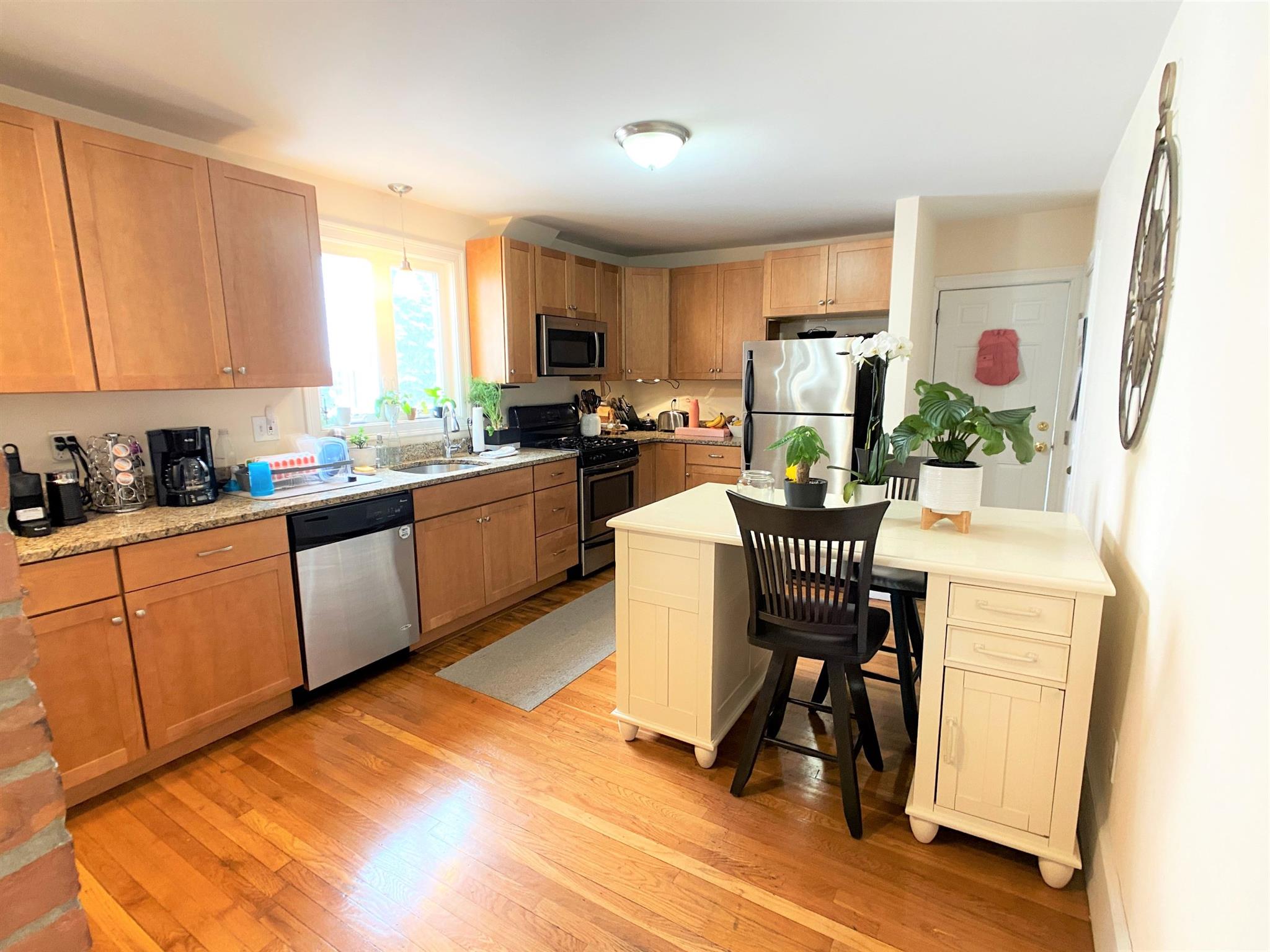 78 Ten Hills Rd, East Somerville