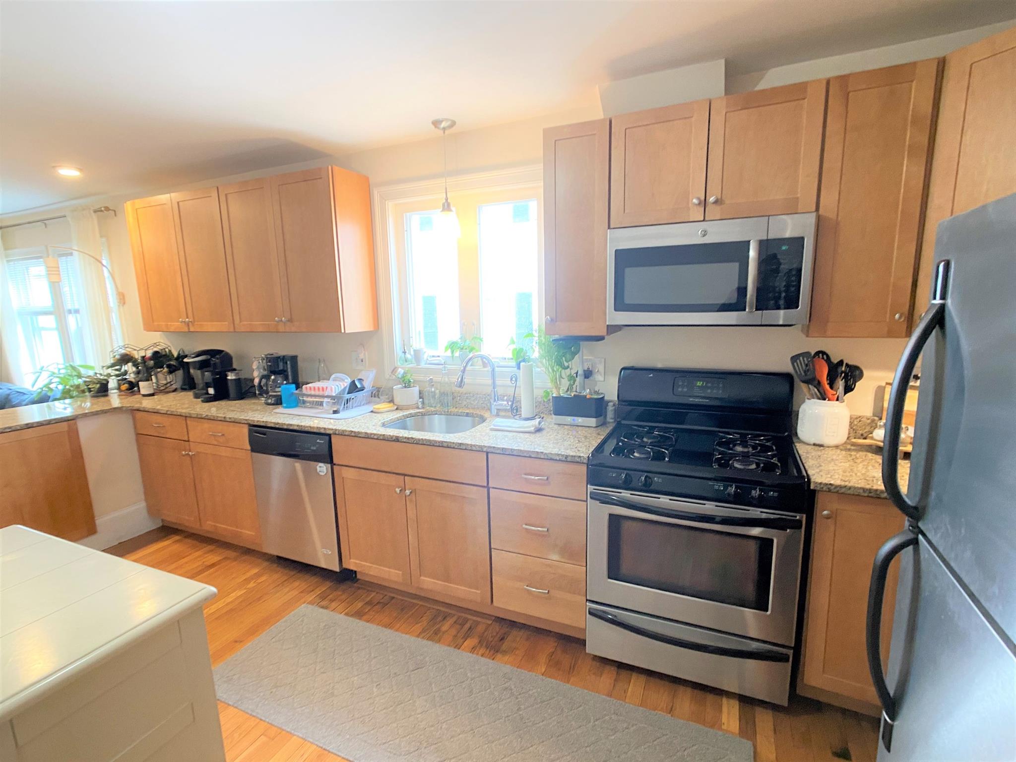 78 Ten Hills Rd, East Somerville