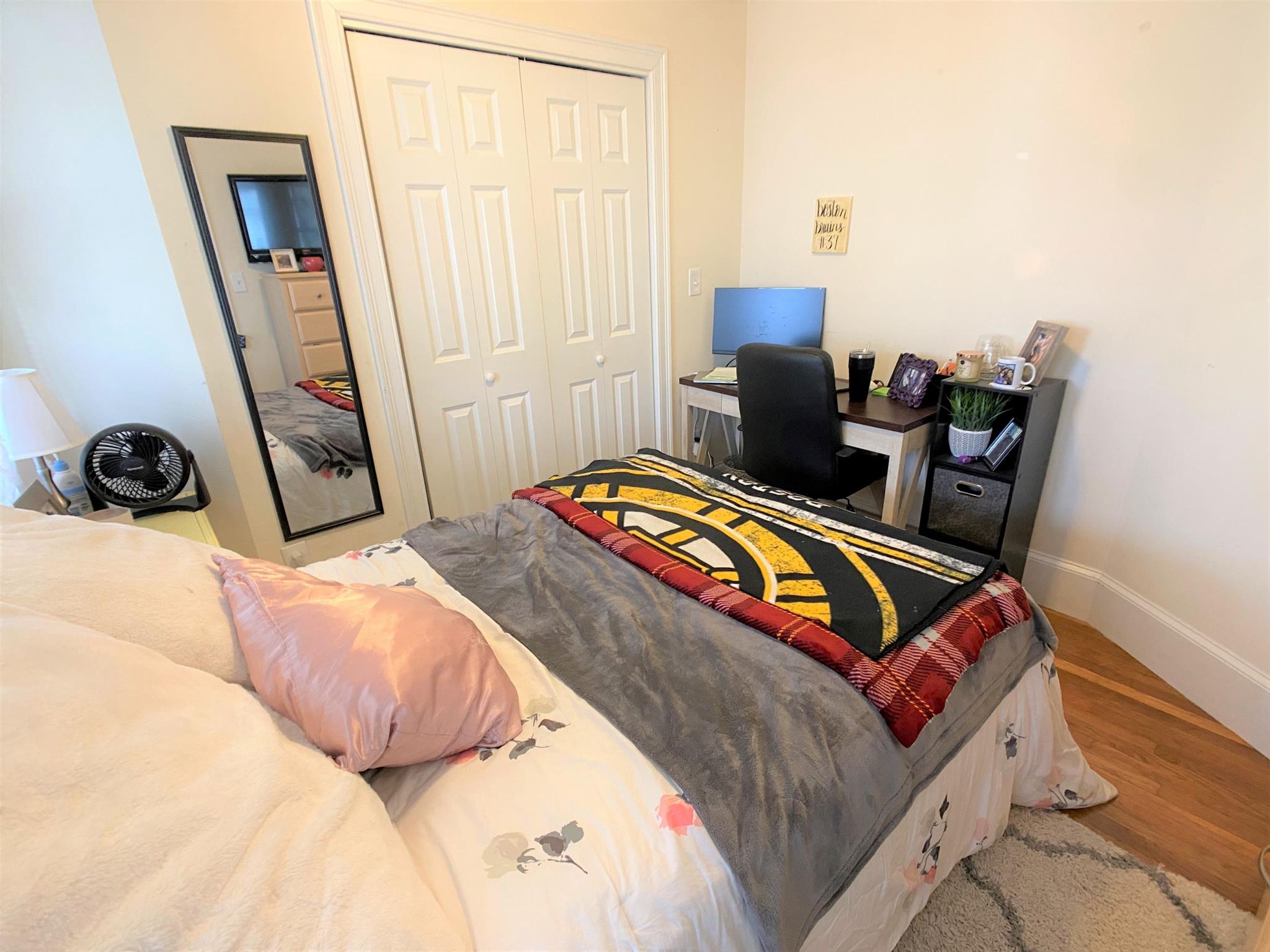 78 Ten Hills Rd, East Somerville