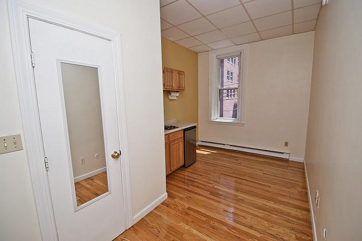 302 Newbury St, Back Bay