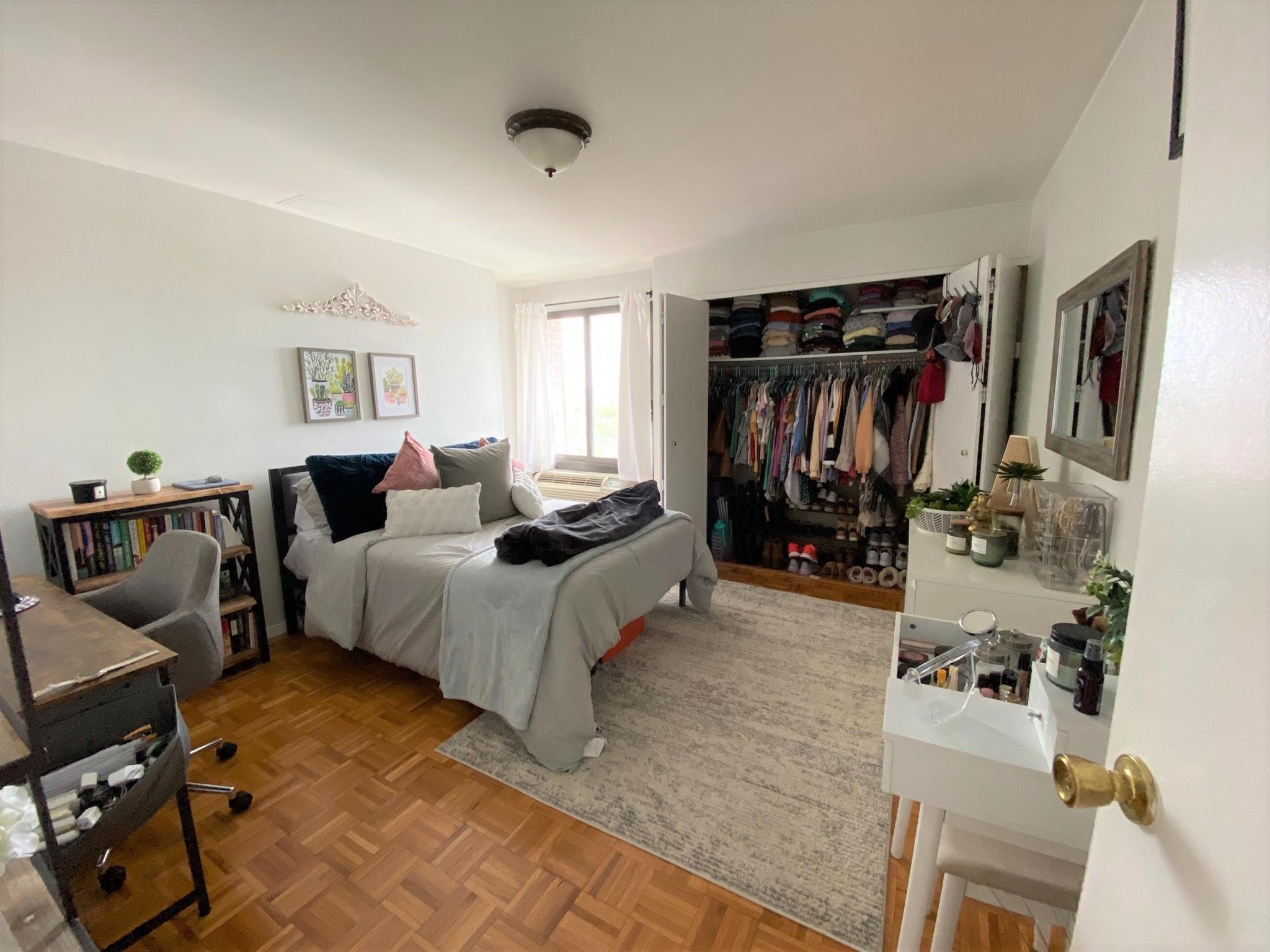 1105 Massachusetts Ave, Harvard Square