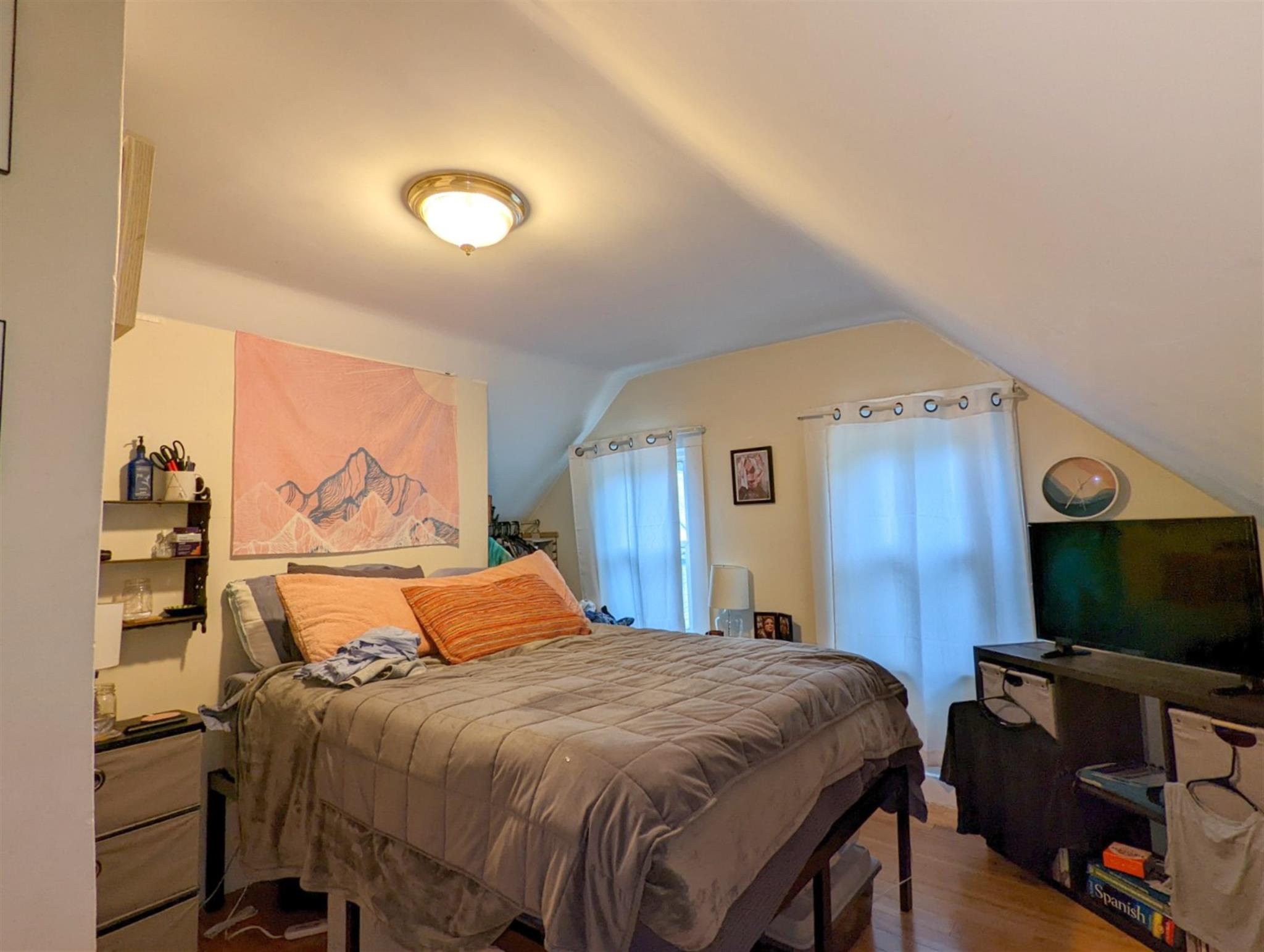 83 Yorktown St, Davis Square