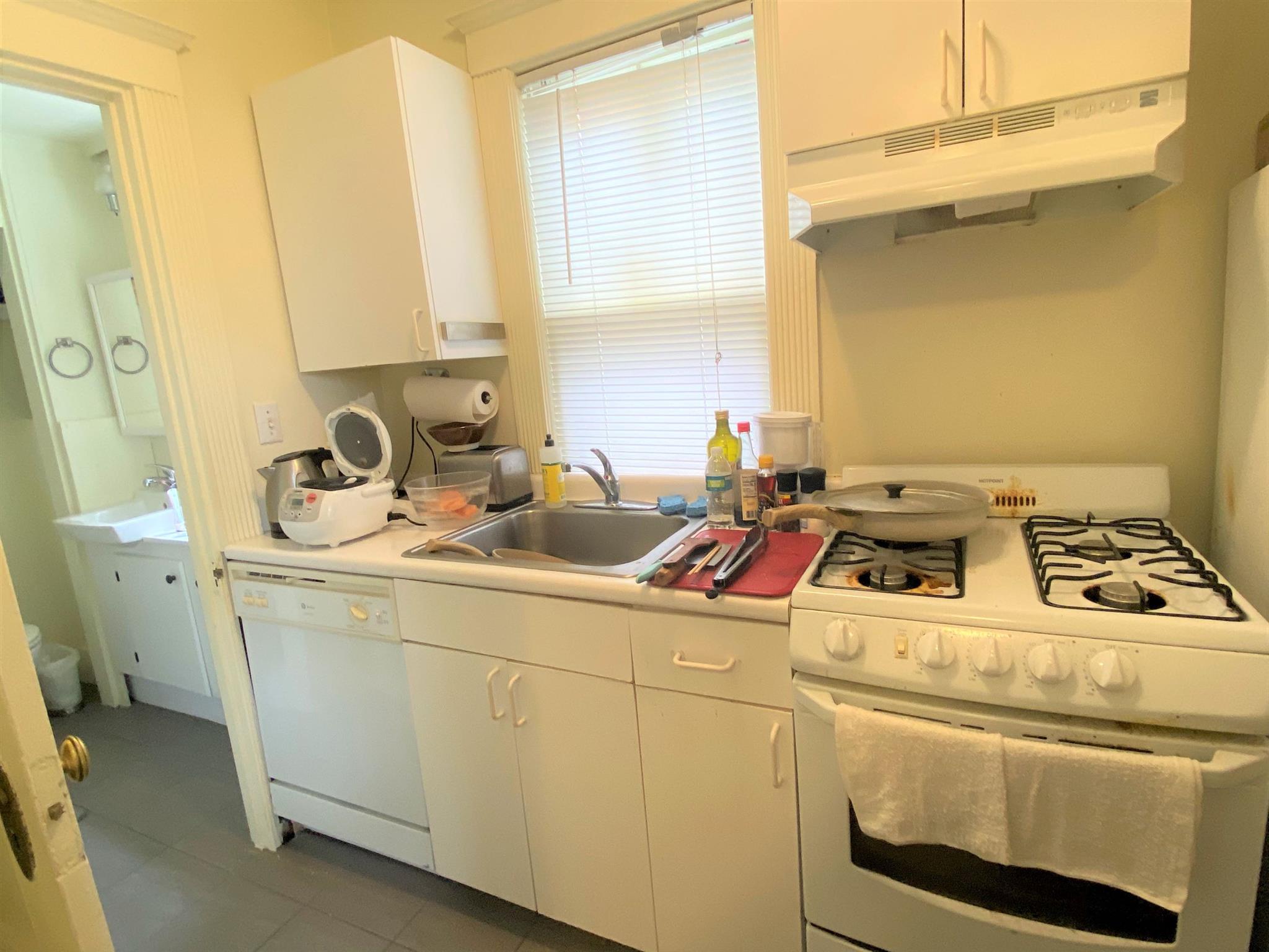 79 College Ave, Davis Square