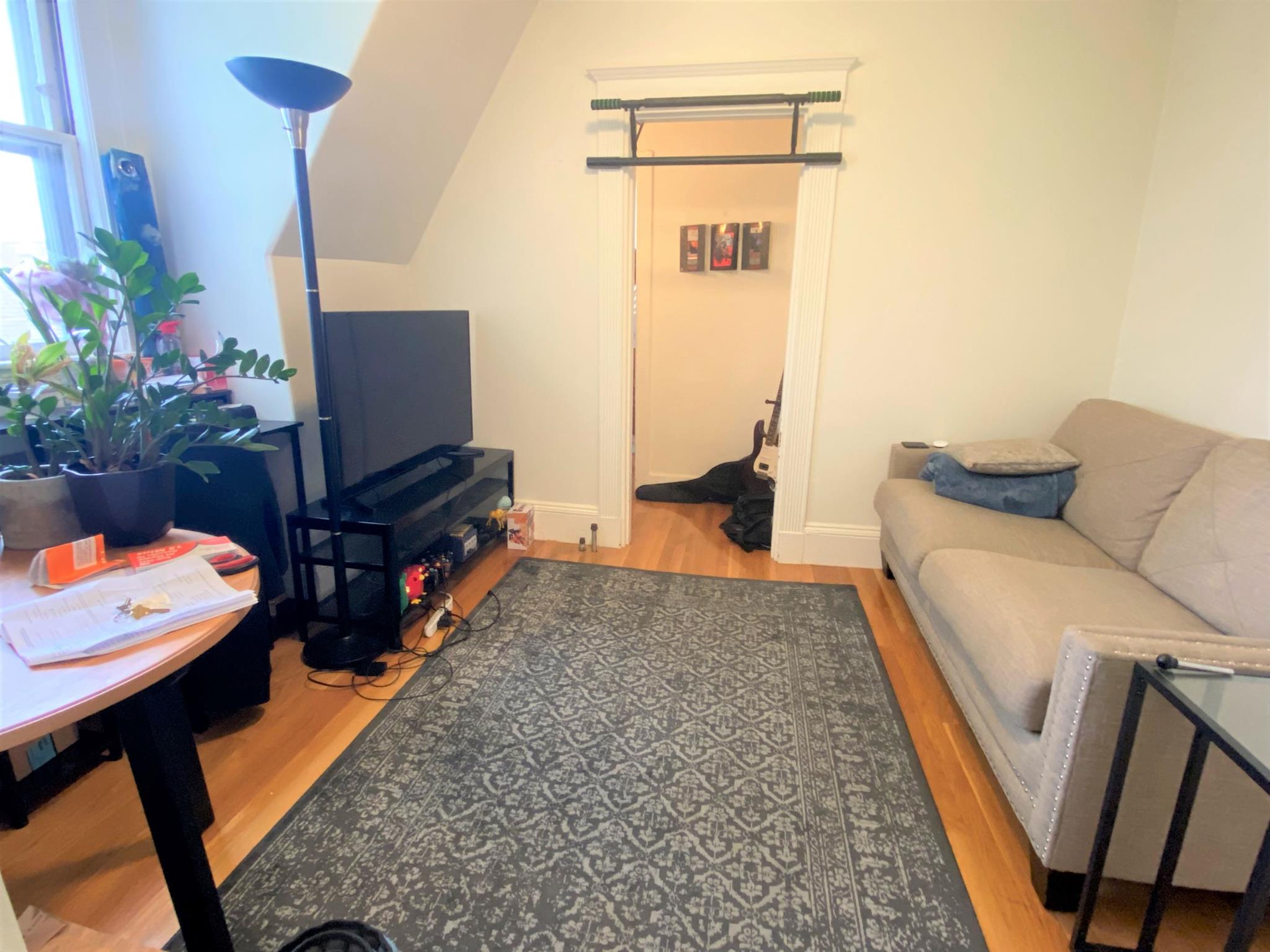 79 College Ave, Davis Square