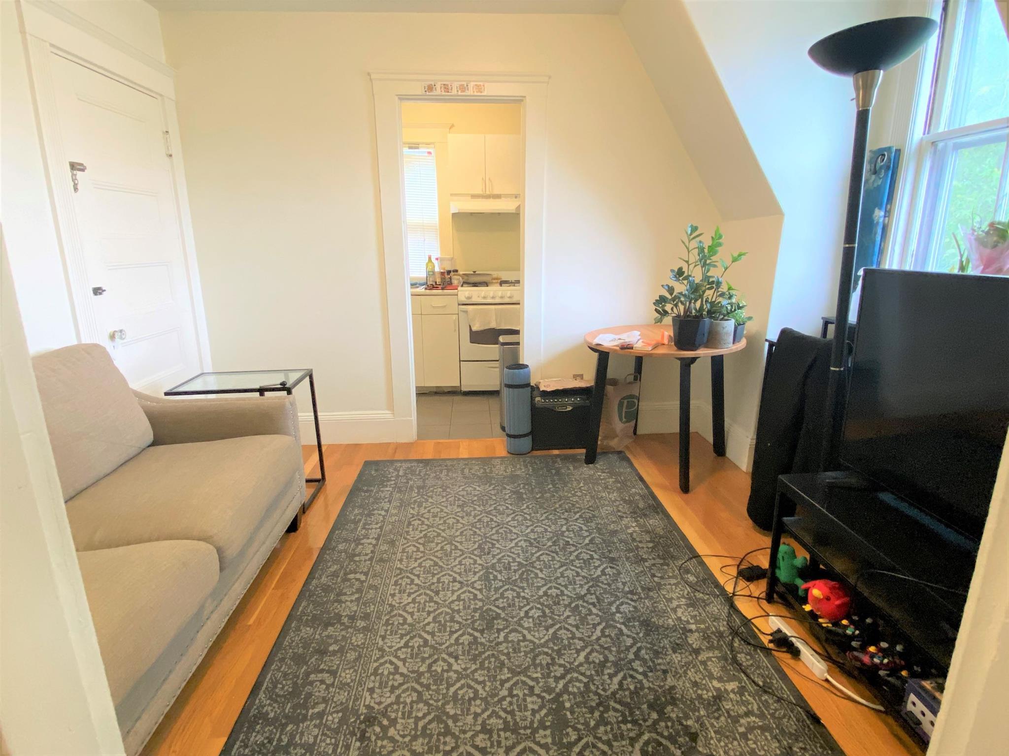 79 College Ave, Davis Square