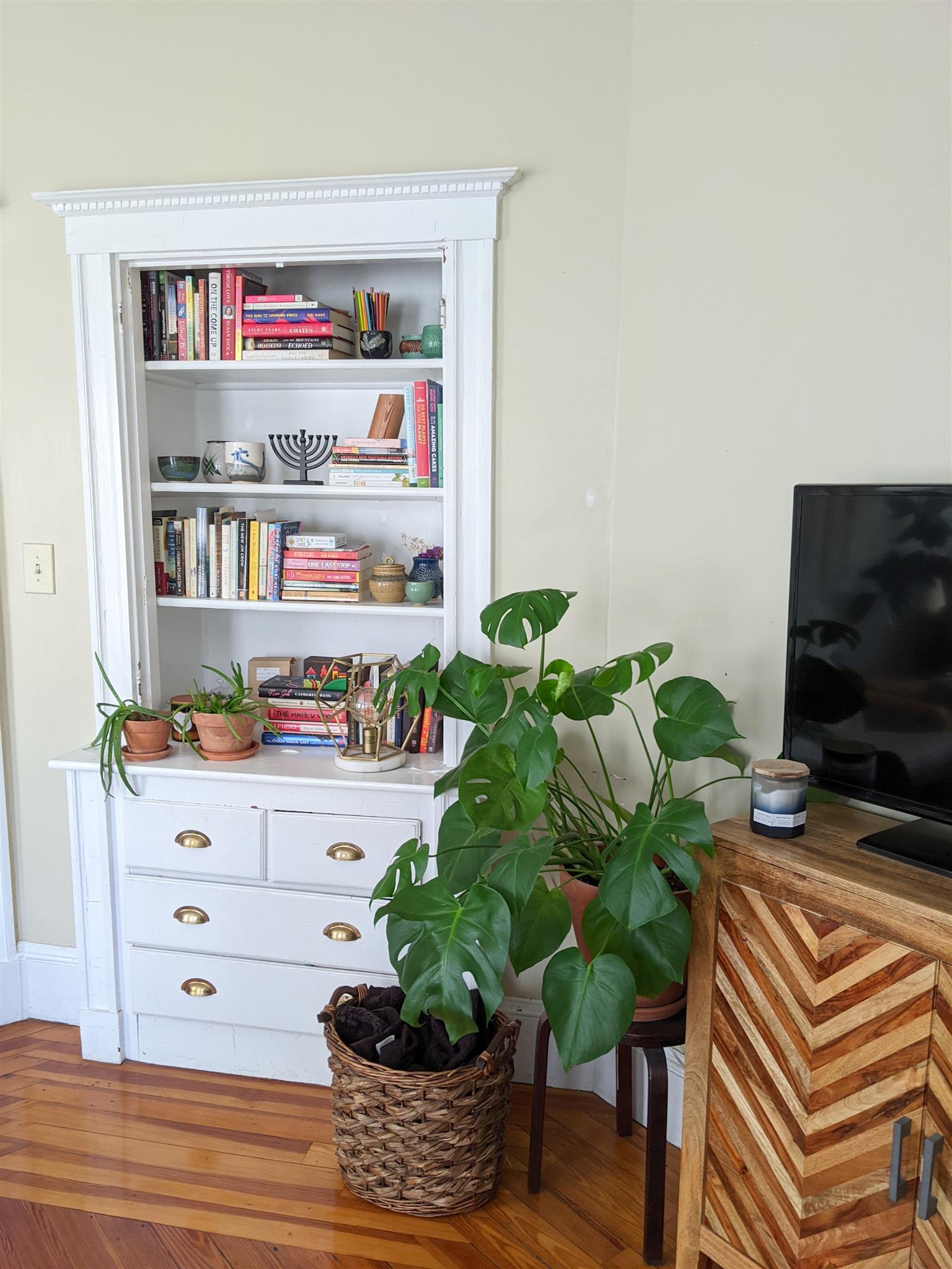 41 Bay State Ave, Davis Square