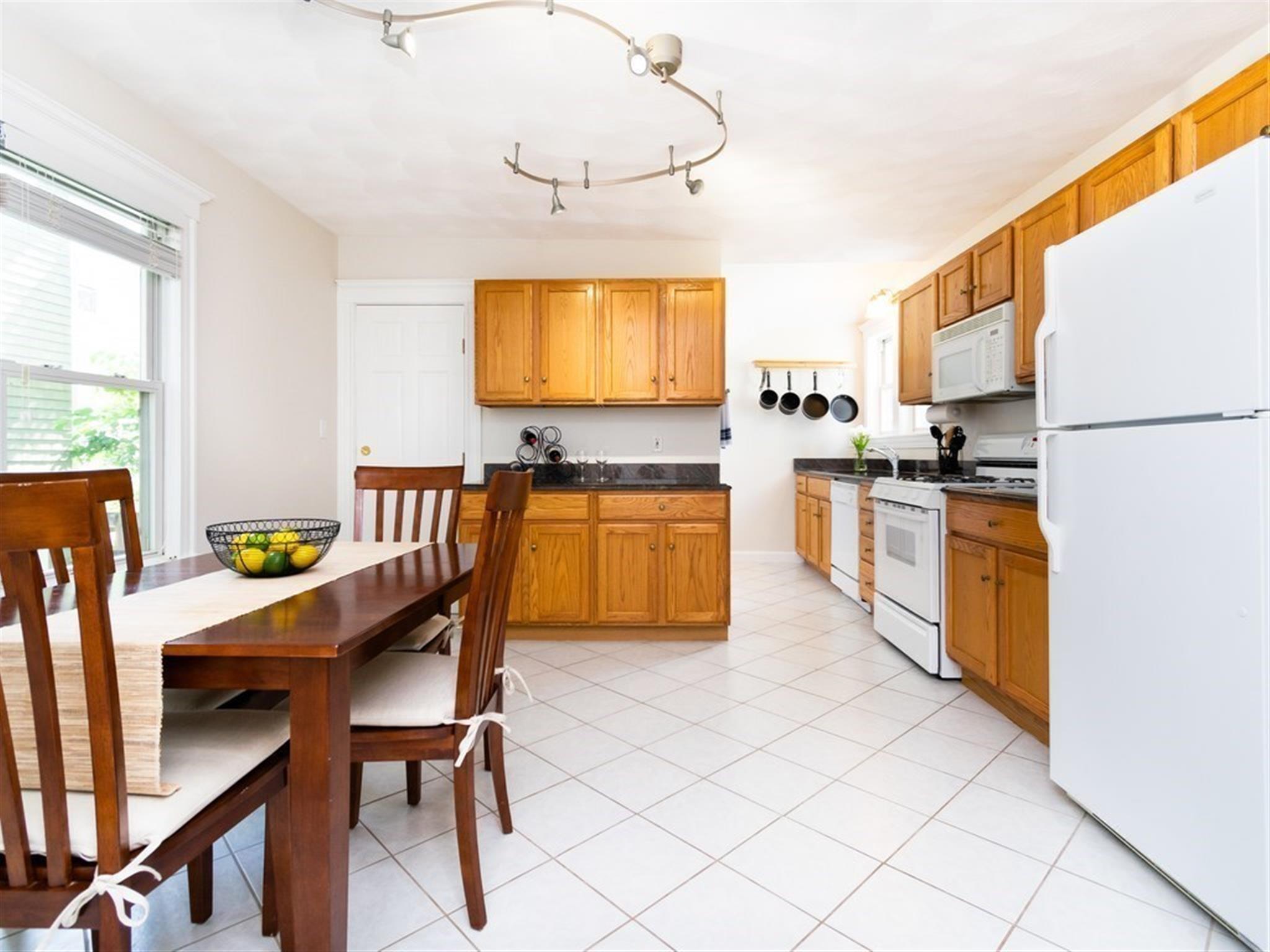 6 Clifton St, Davis Square