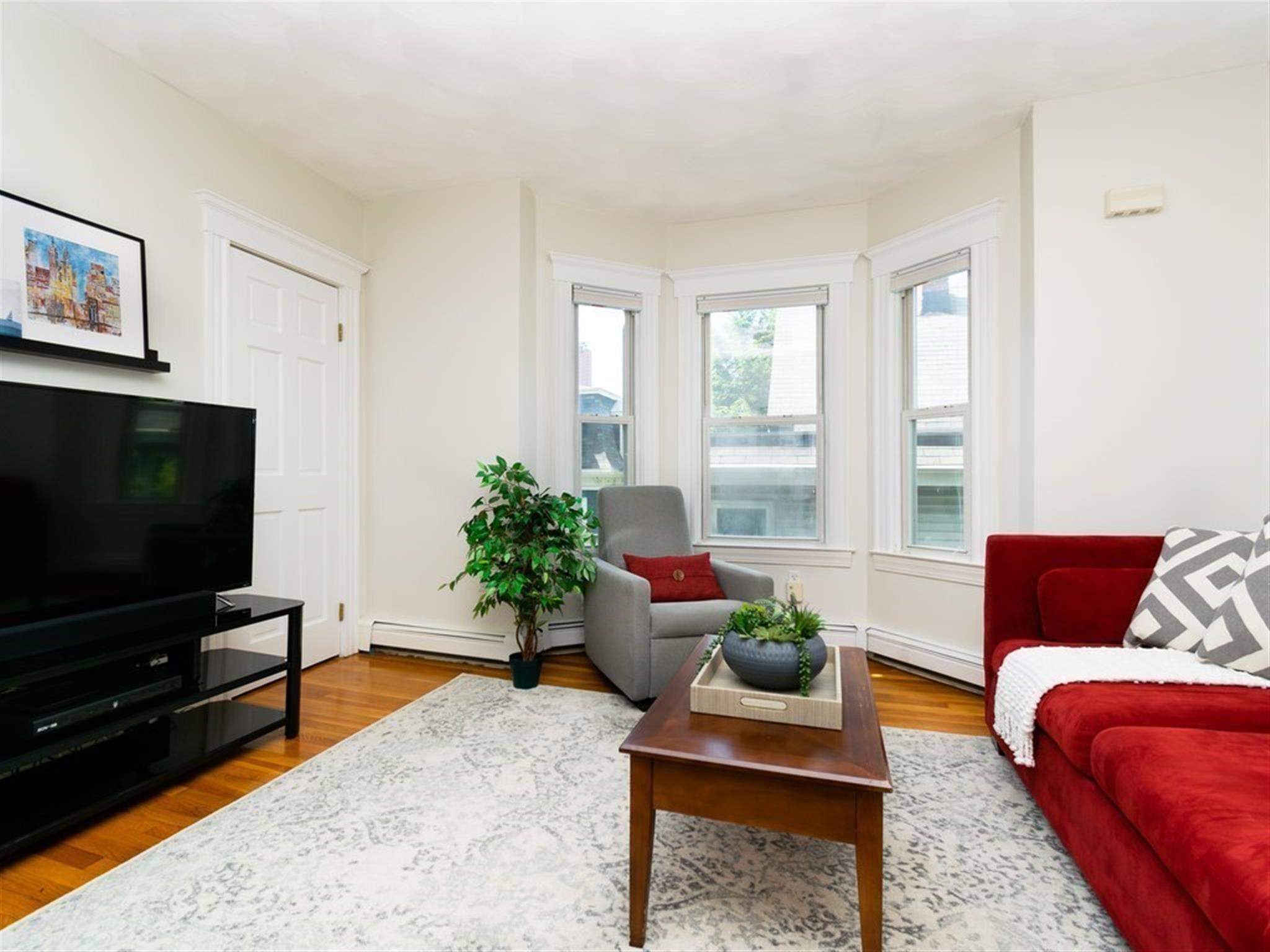 6 Clifton St, Davis Square