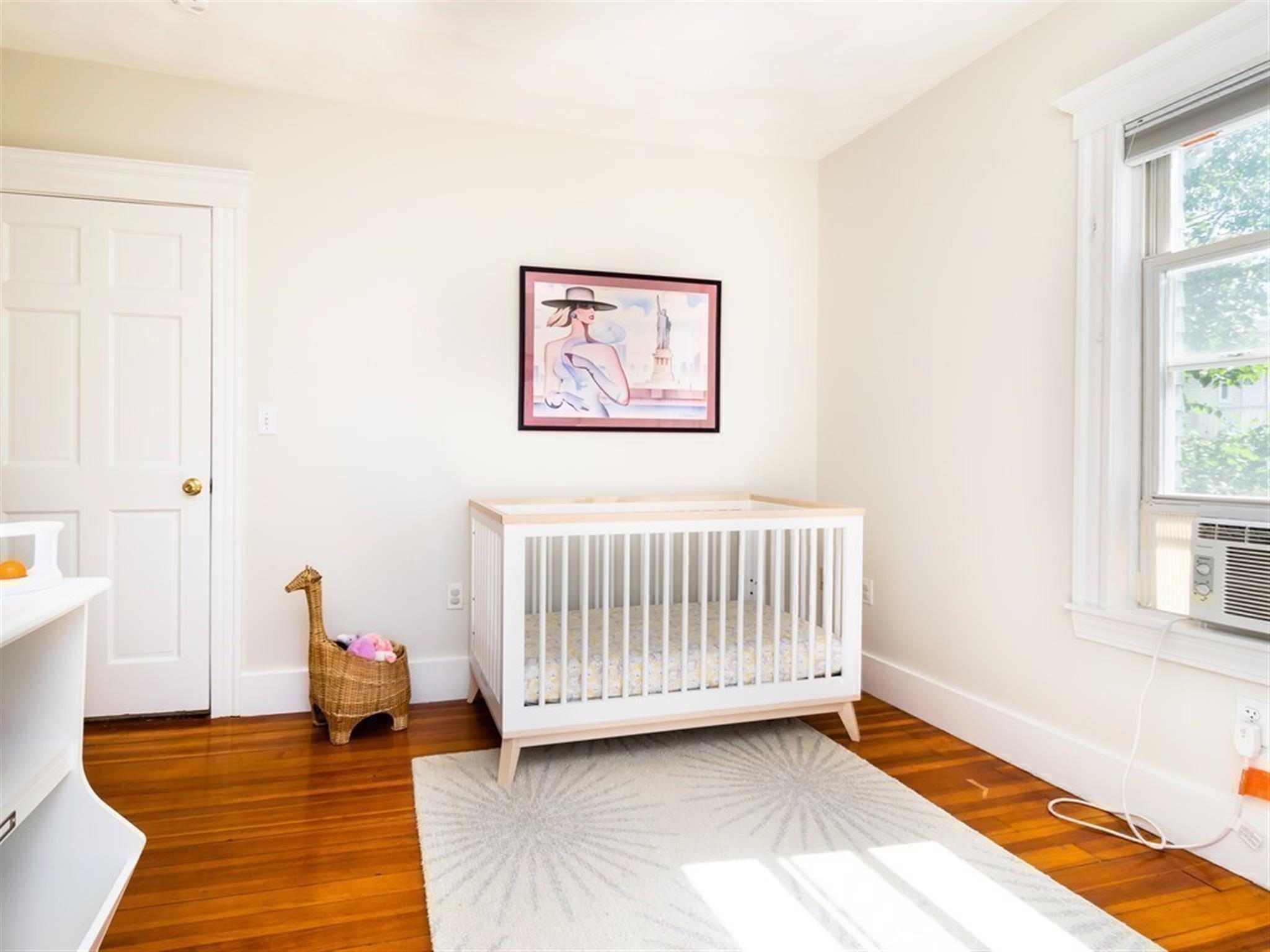 6 Clifton St, Davis Square