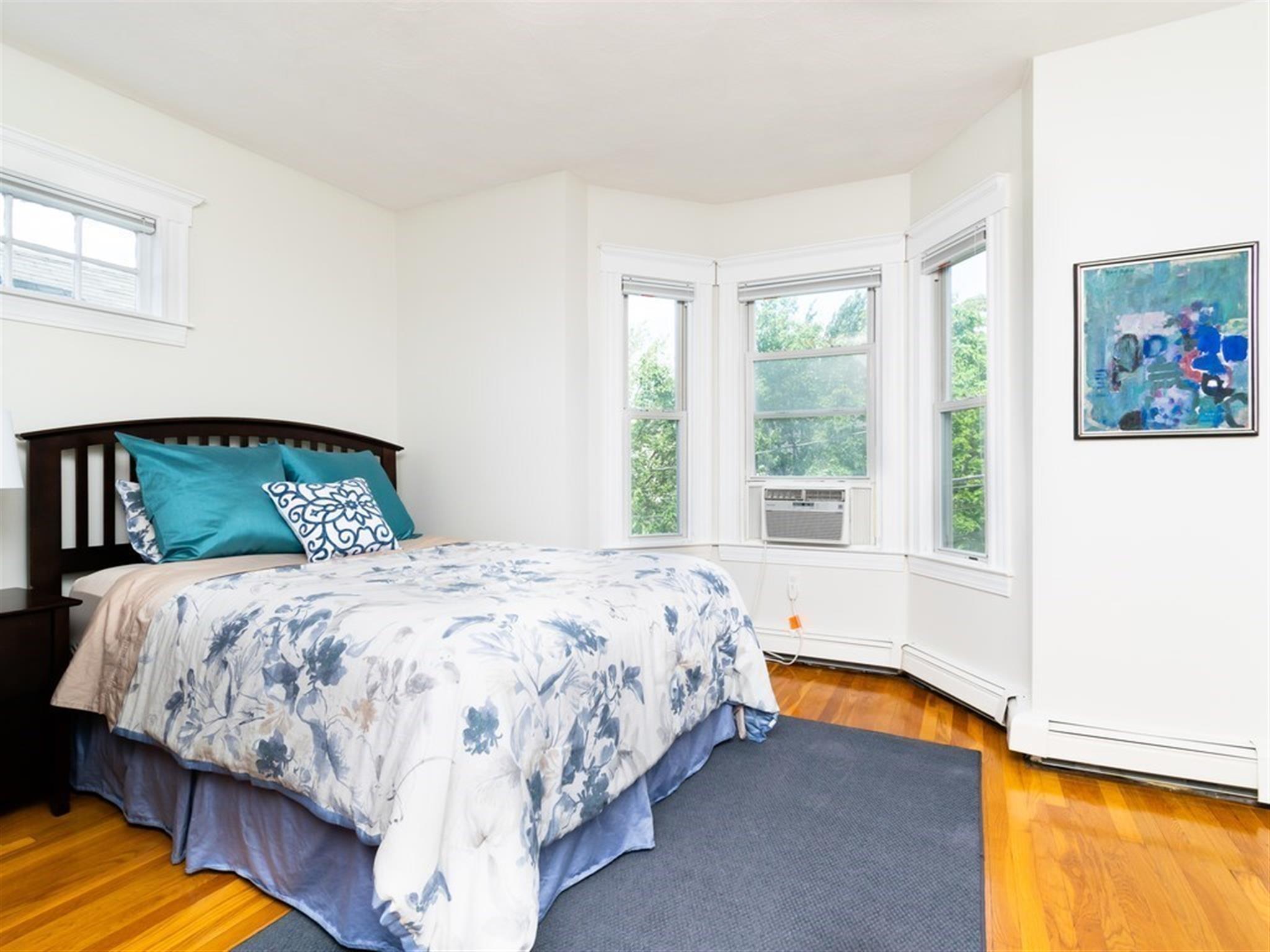 6 Clifton St, Davis Square