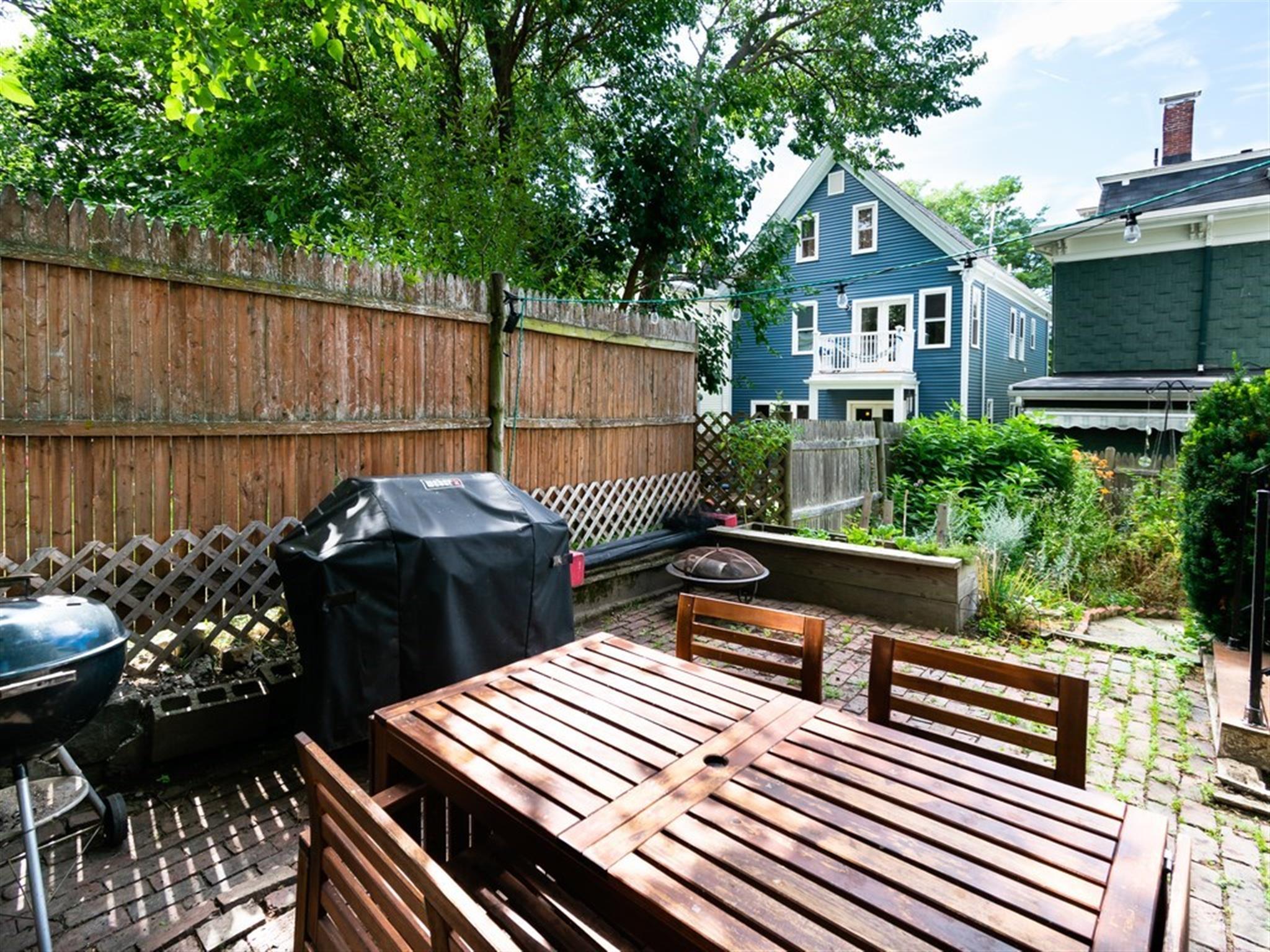 6 Clifton St, Davis Square