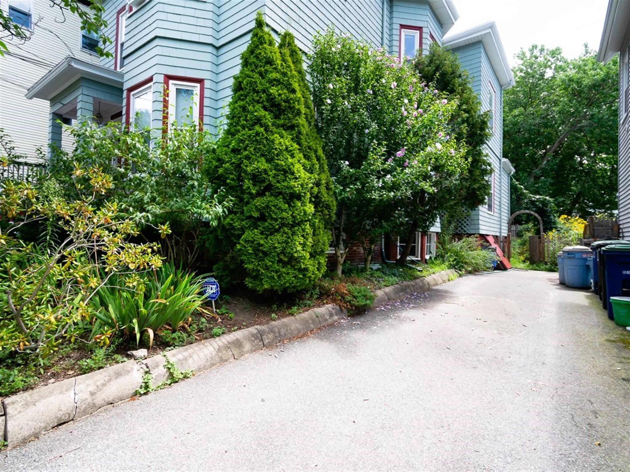 6 Clifton St, Davis Square