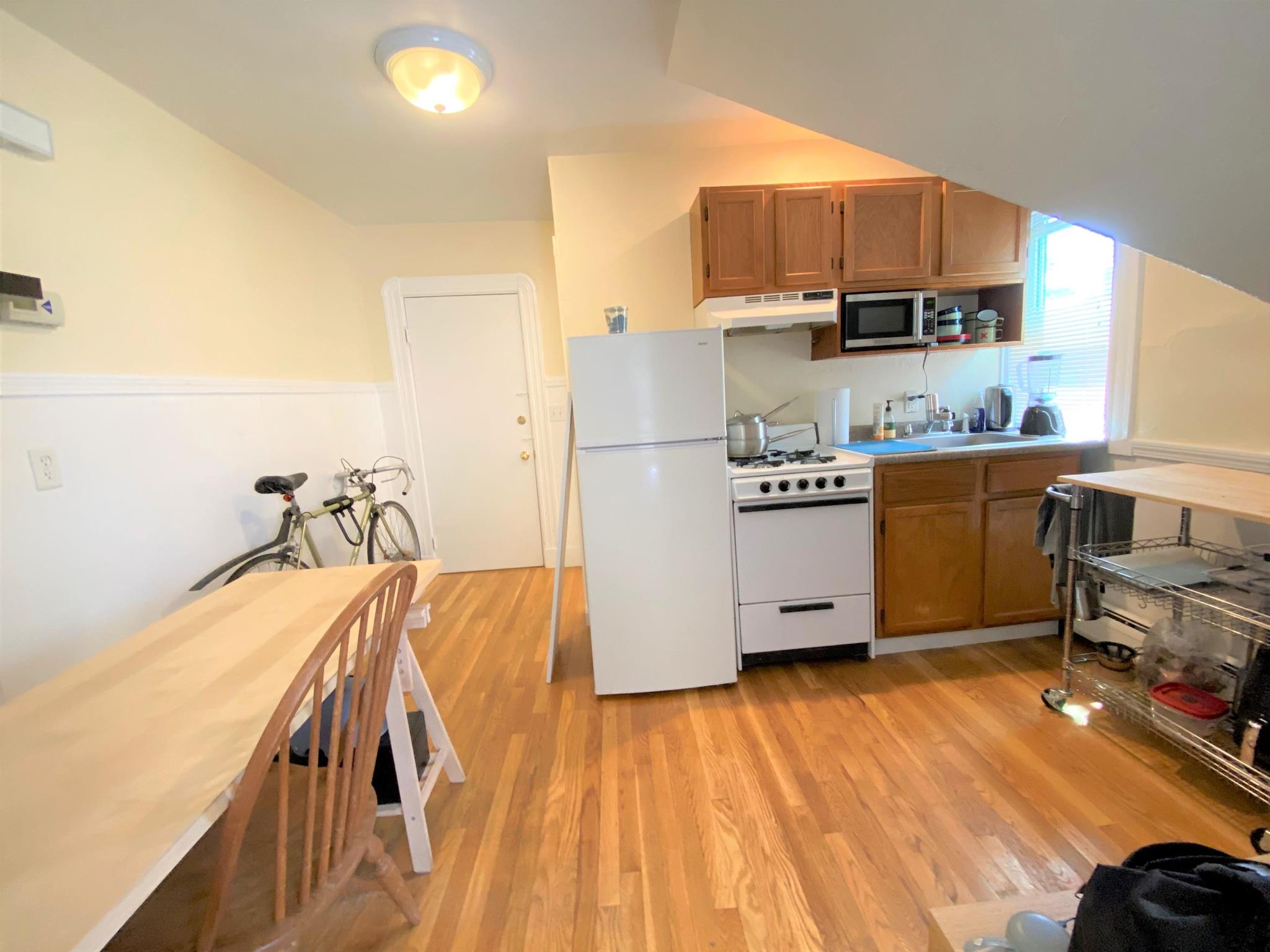 205 Highland Ave, Powder House Square