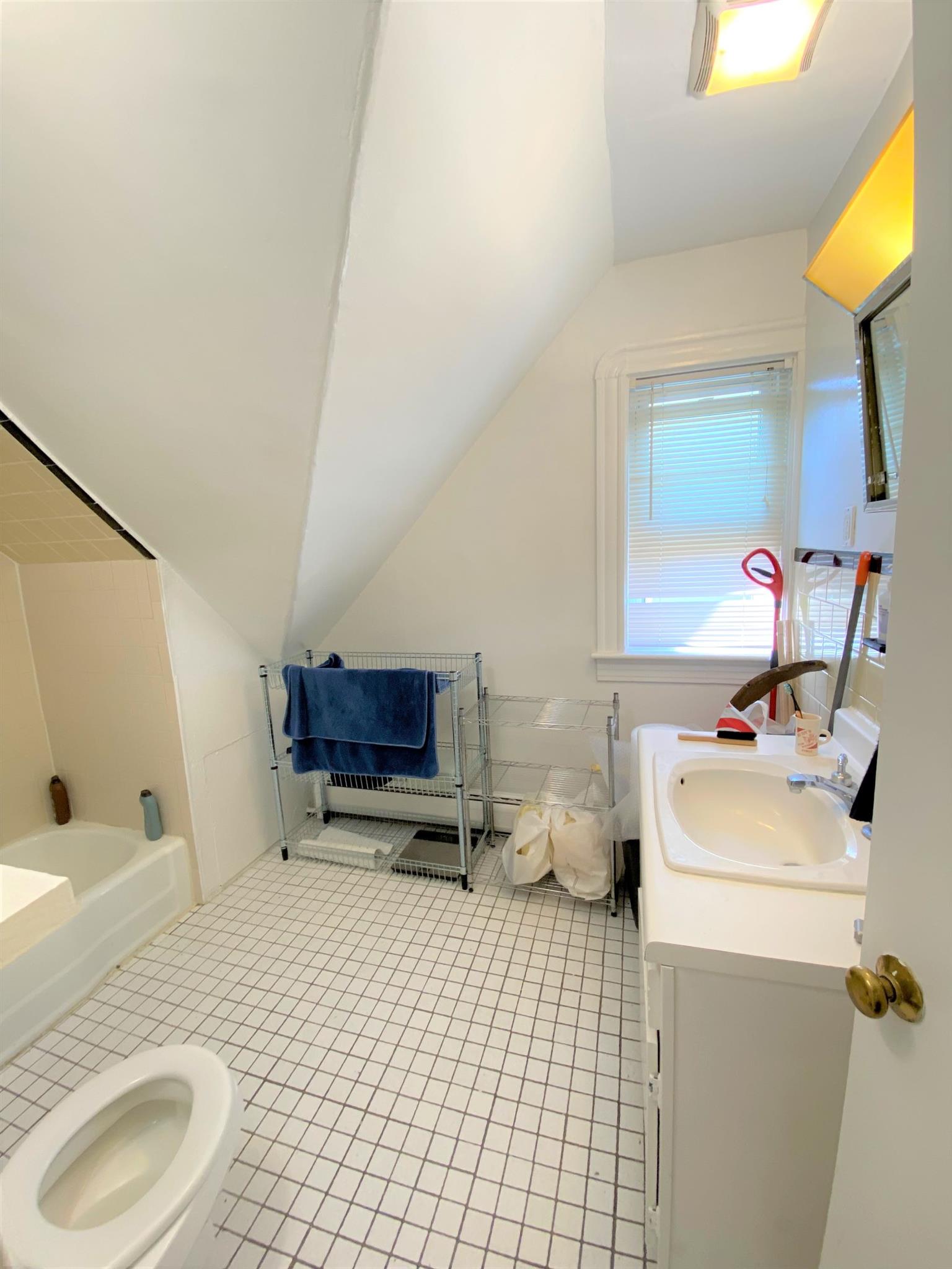 205 Highland Ave, Powder House Square