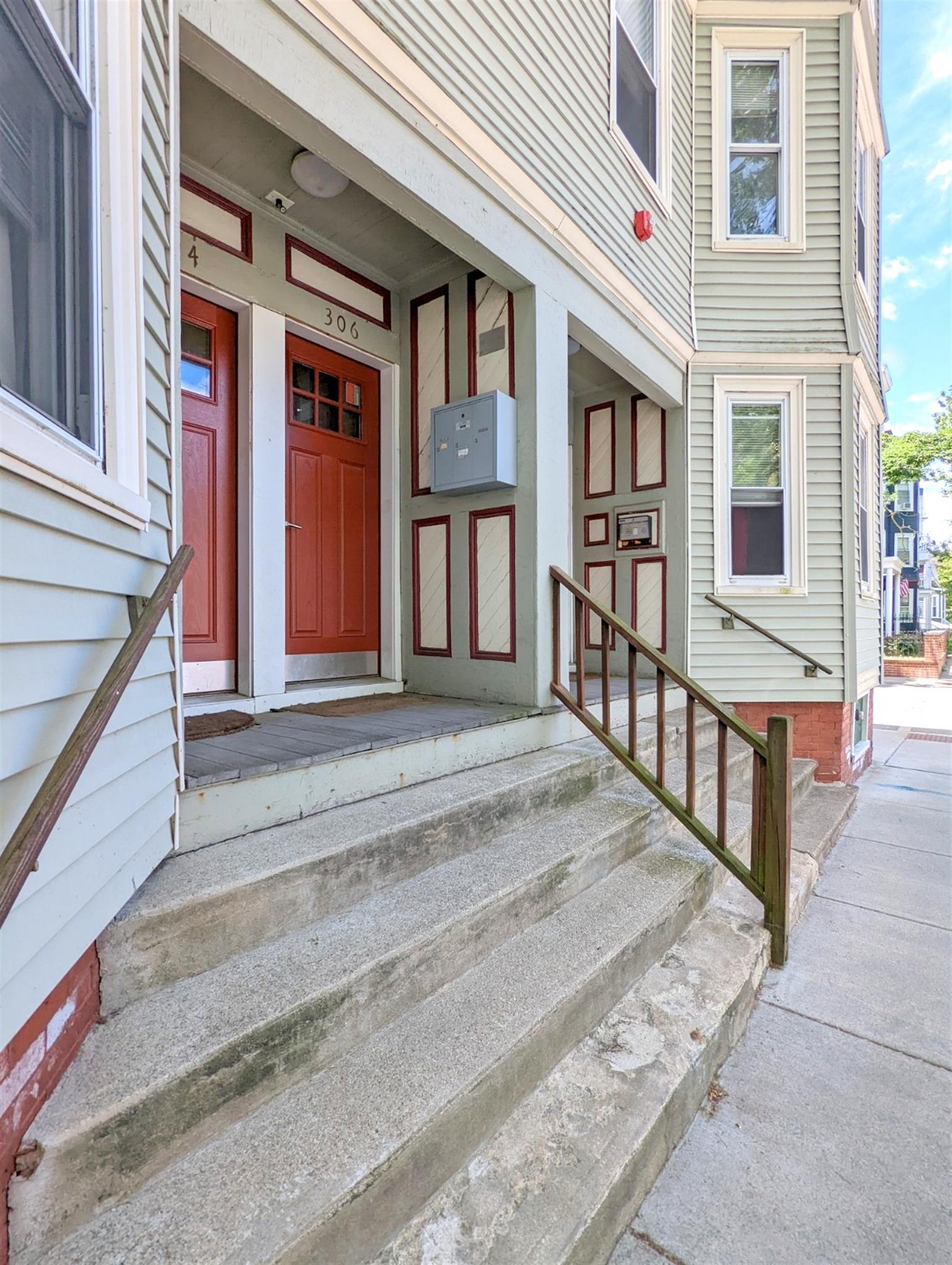 304 Western Ave, Central Square