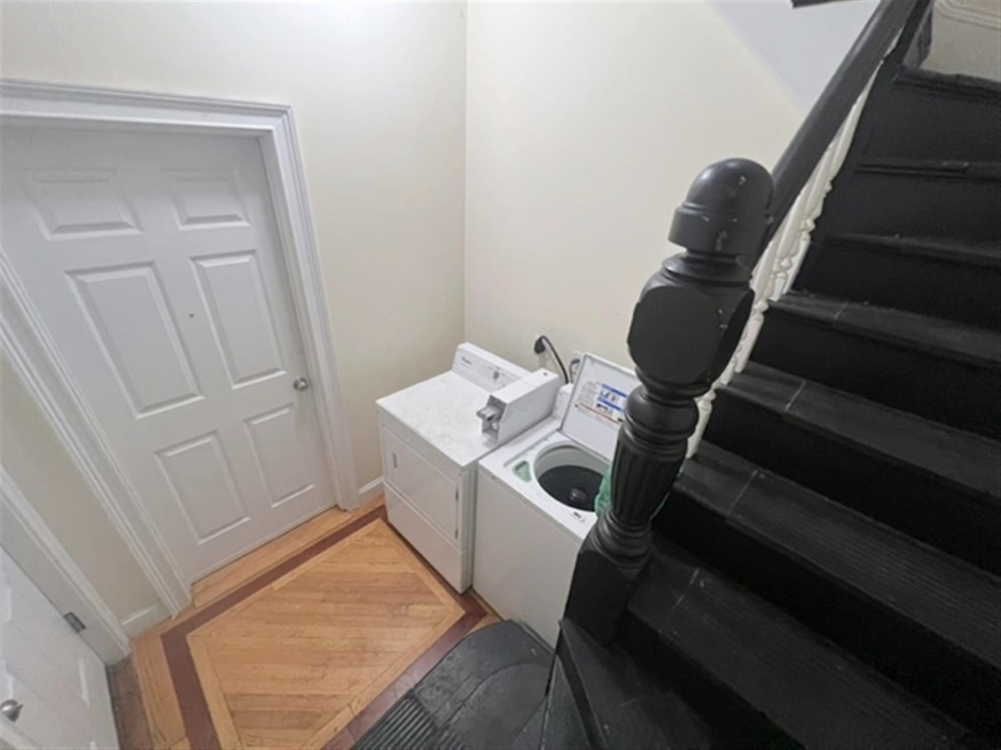 87 Sycamore St, Magoun Square