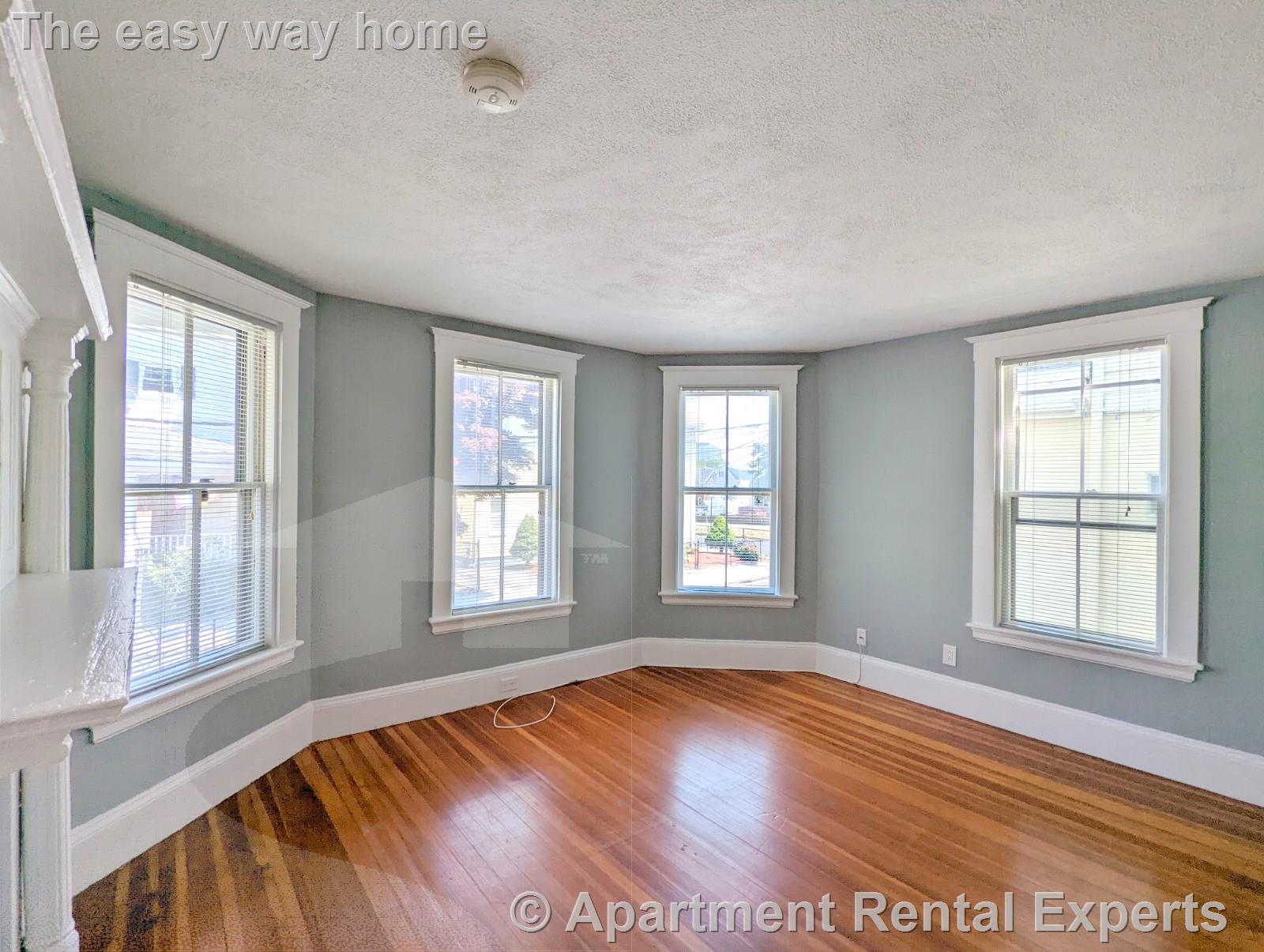 54 Bonair, East Somerville