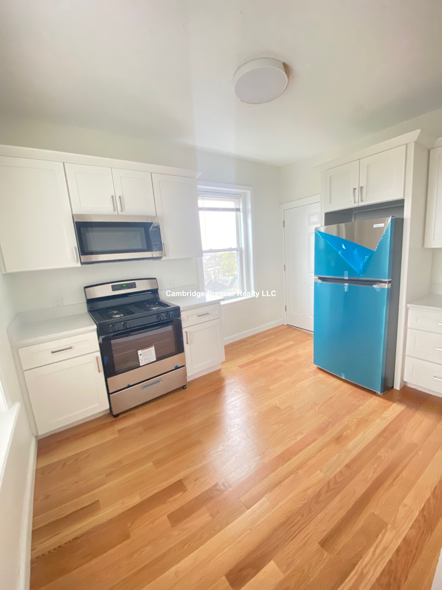 305 Medford St, Winter Hill