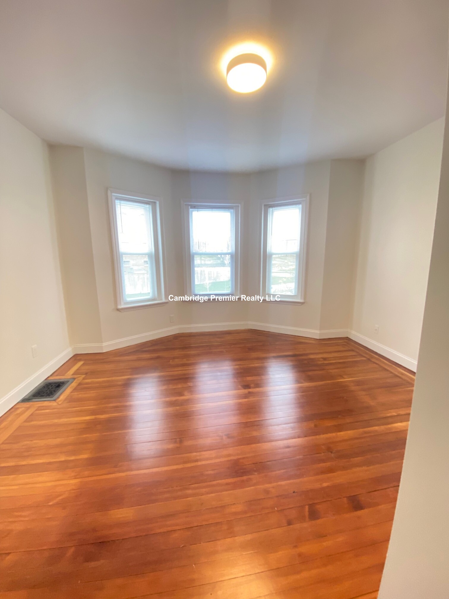 305 Medford St, Winter Hill