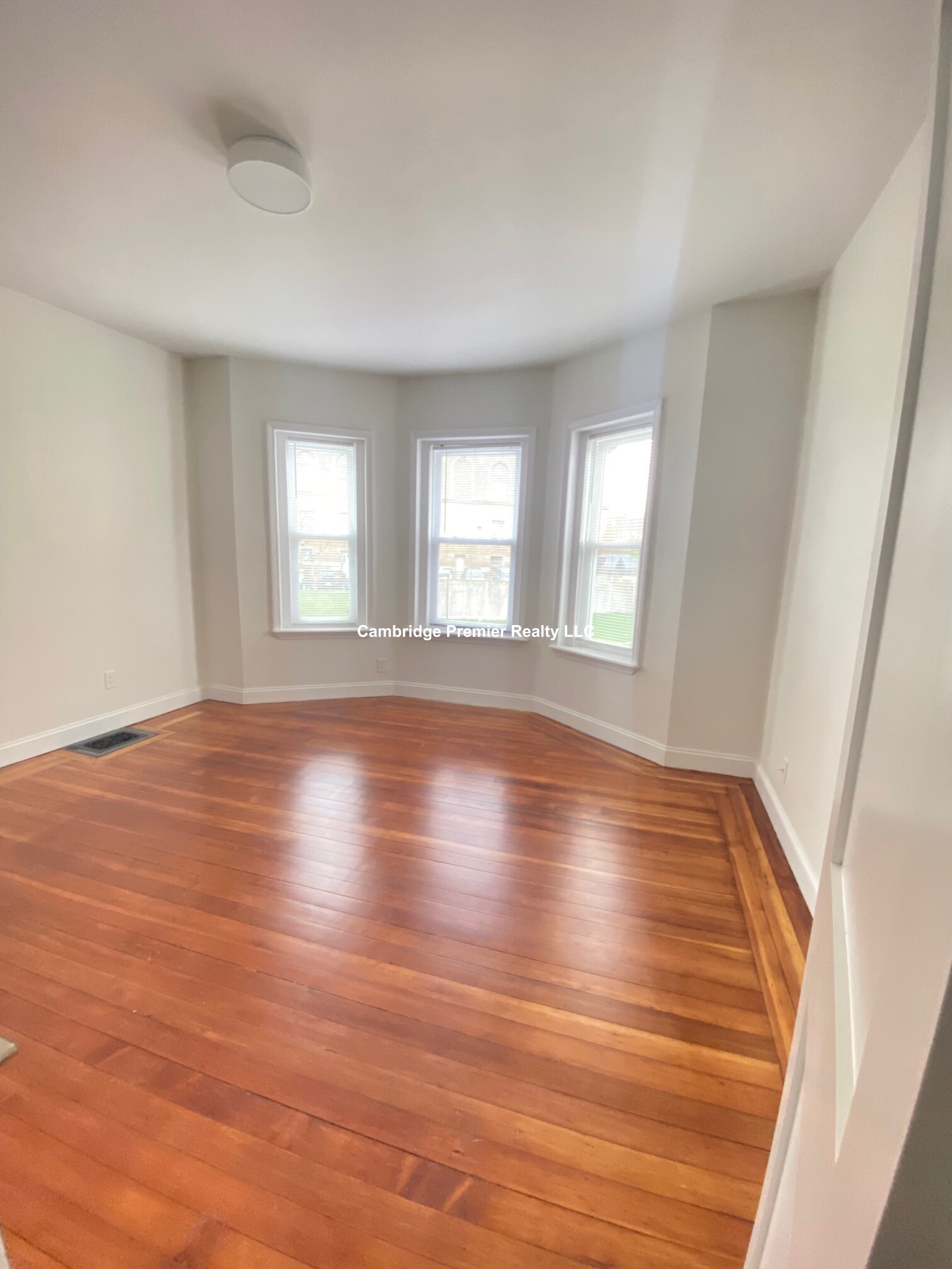 305 Medford St, Winter Hill