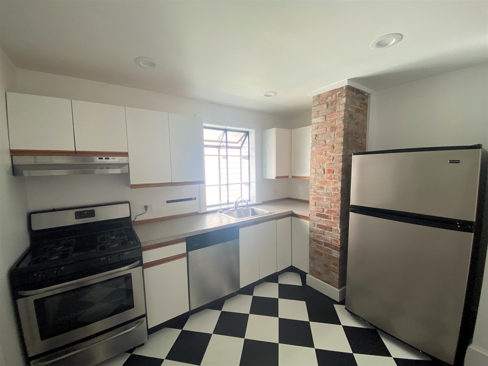 325 Western Ave, Central Square