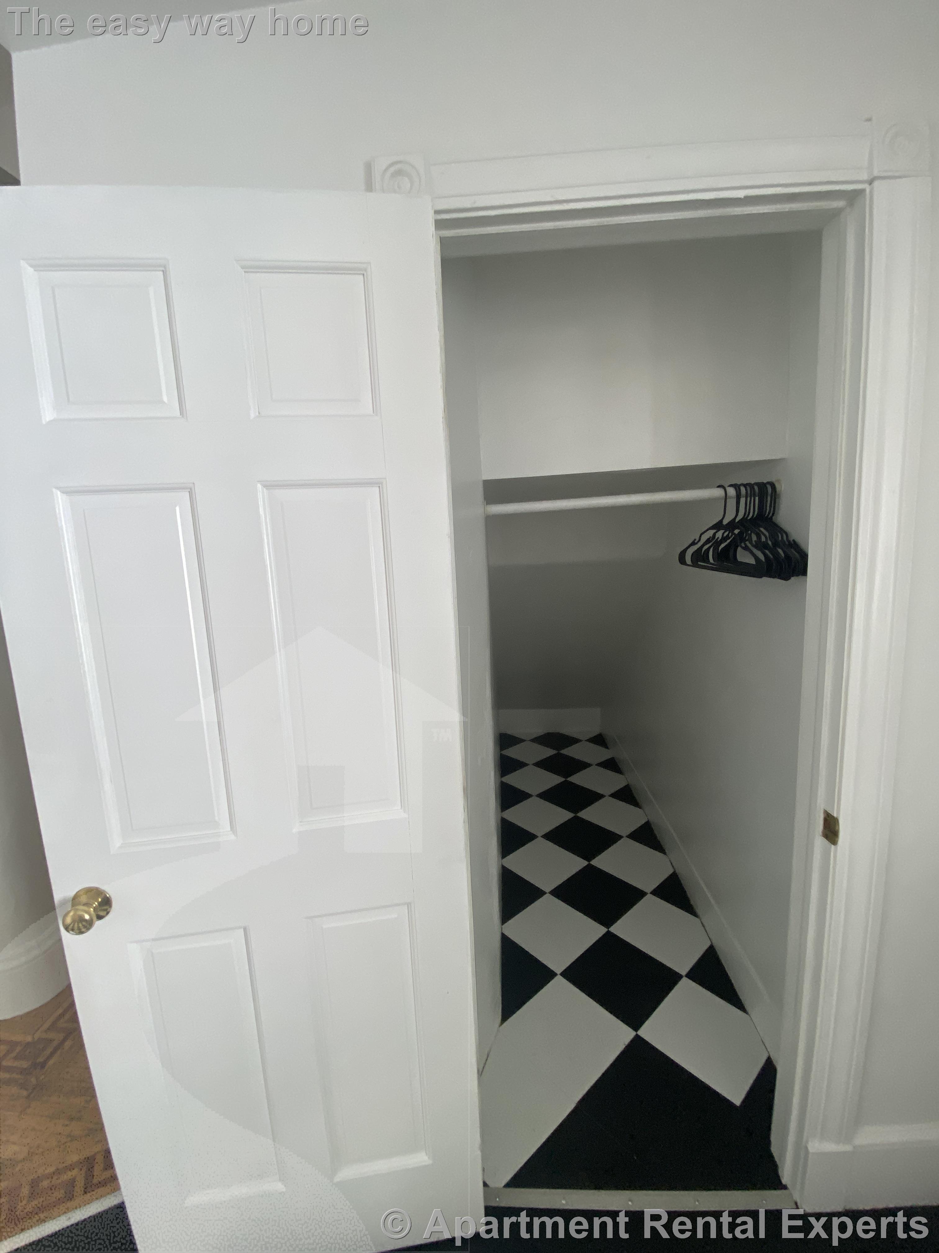 325 Western, Central Square