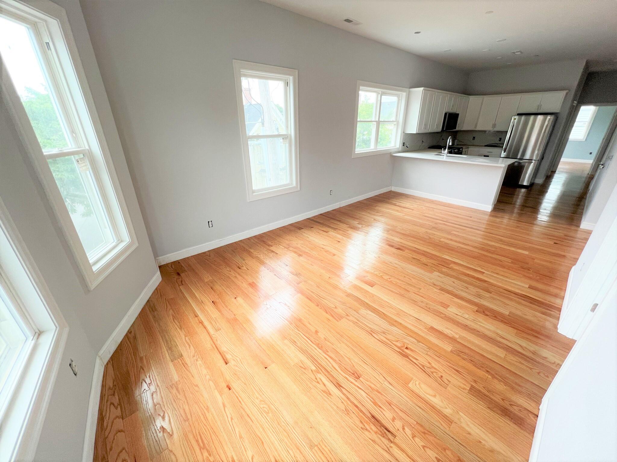 126 Cross St, East Somerville