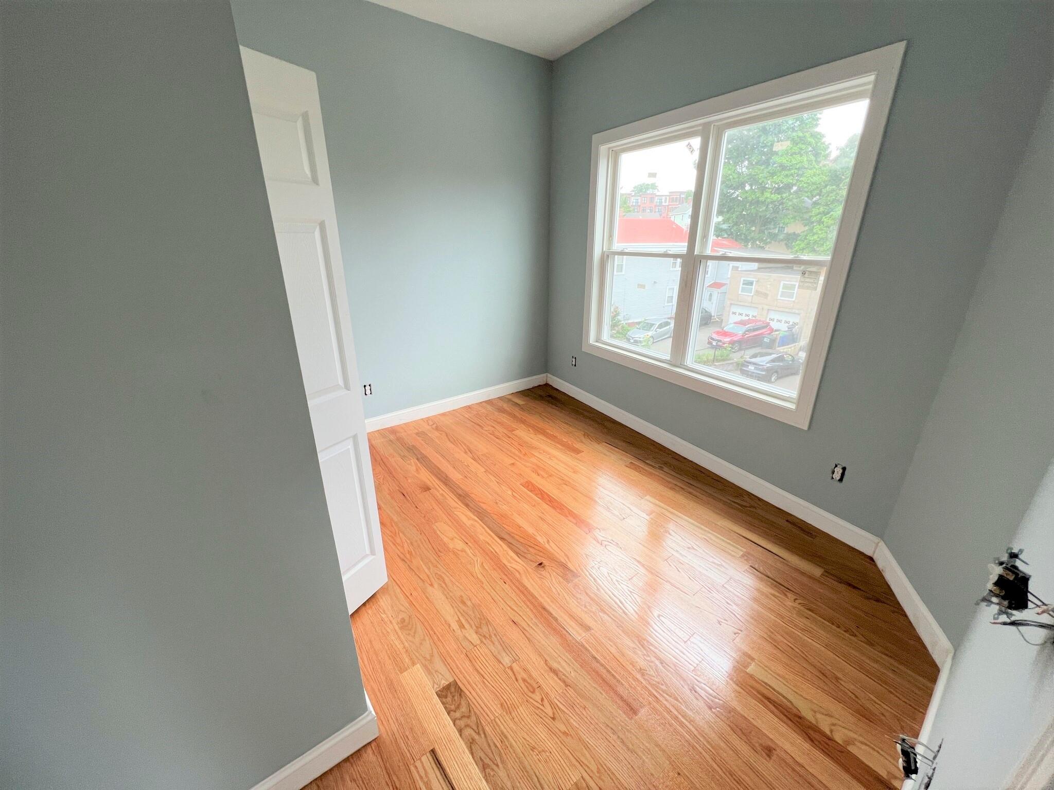 126 Cross St, East Somerville