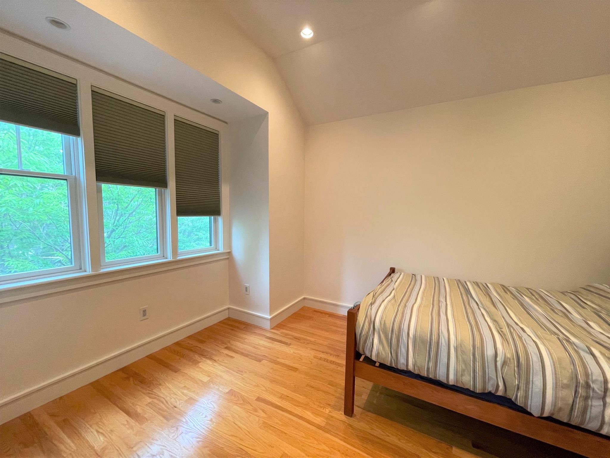 20 Cottage Ave, Davis Square