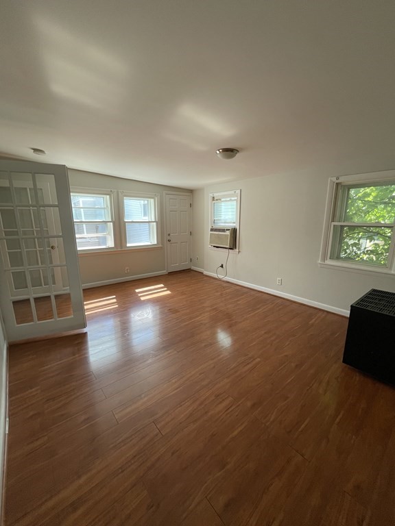 306 Saratoga St, East Boston