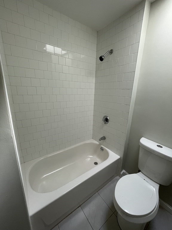 306 Saratoga St, East Boston