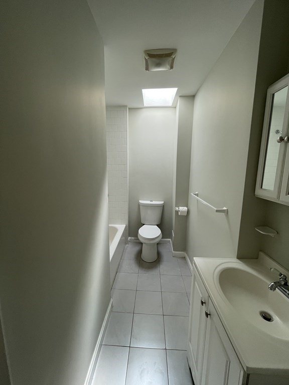 306 Saratoga St, East Boston