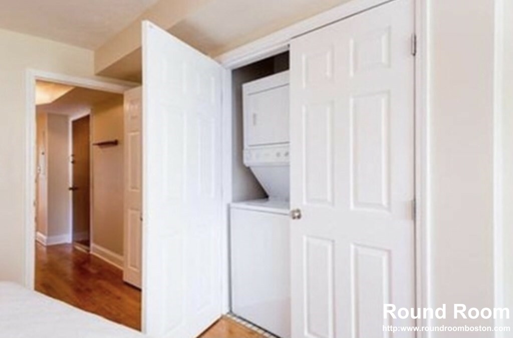 306 Tappan St, Washington Square