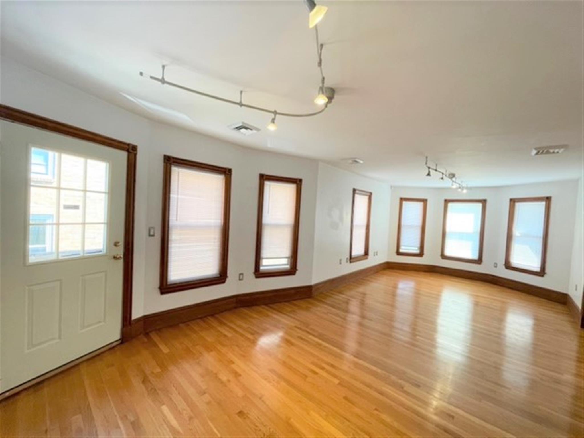 15 Conwell St, Porter Square