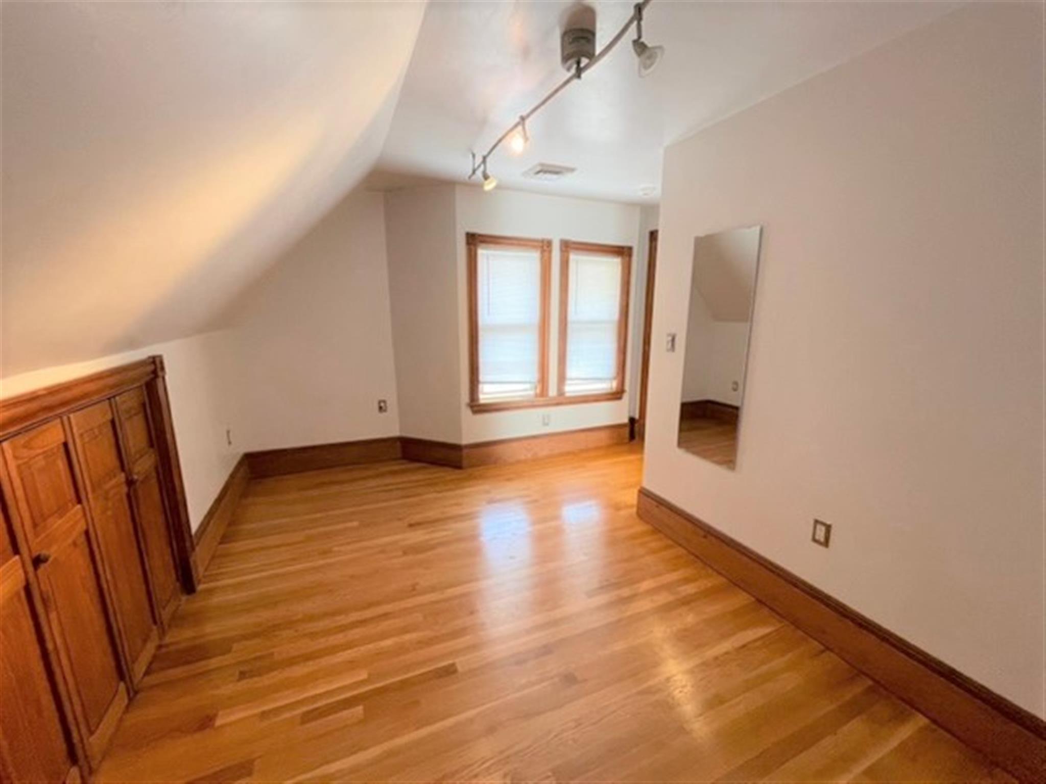 15 Conwell St, Porter Square