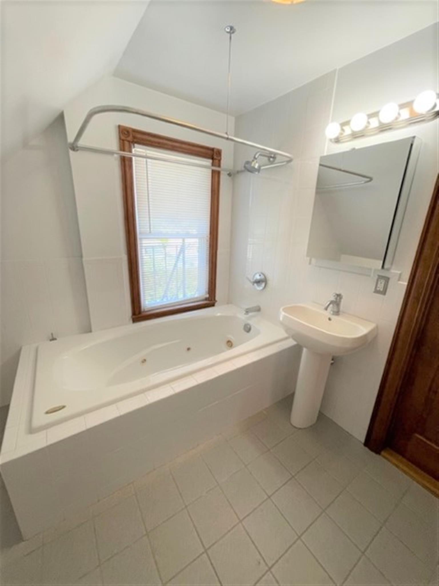 15 Conwell St, Porter Square