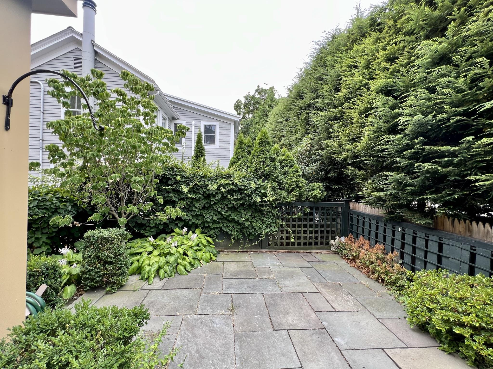 9 Foster Pl, Harvard Square