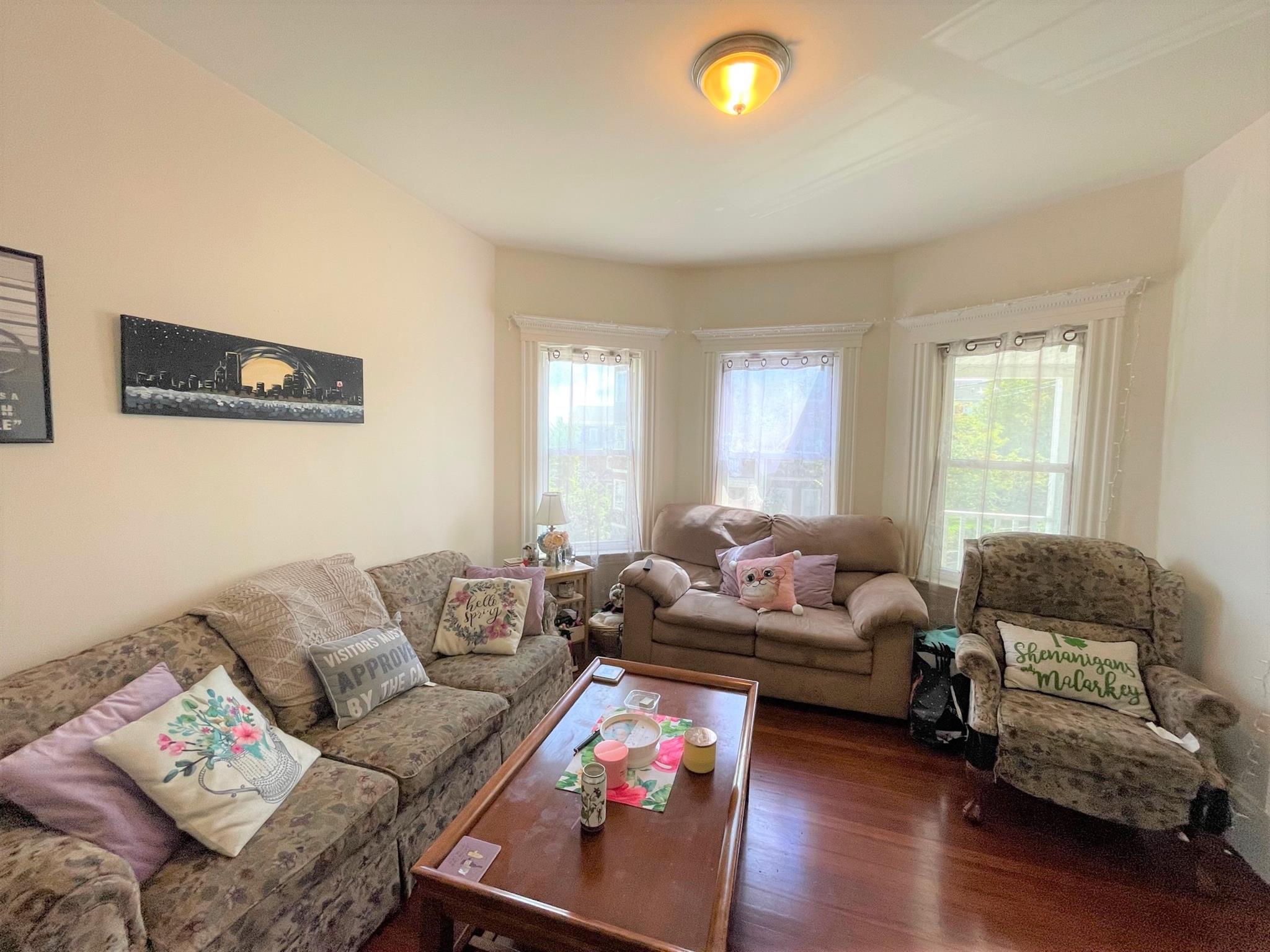 17 Upland Park, Magoun Square