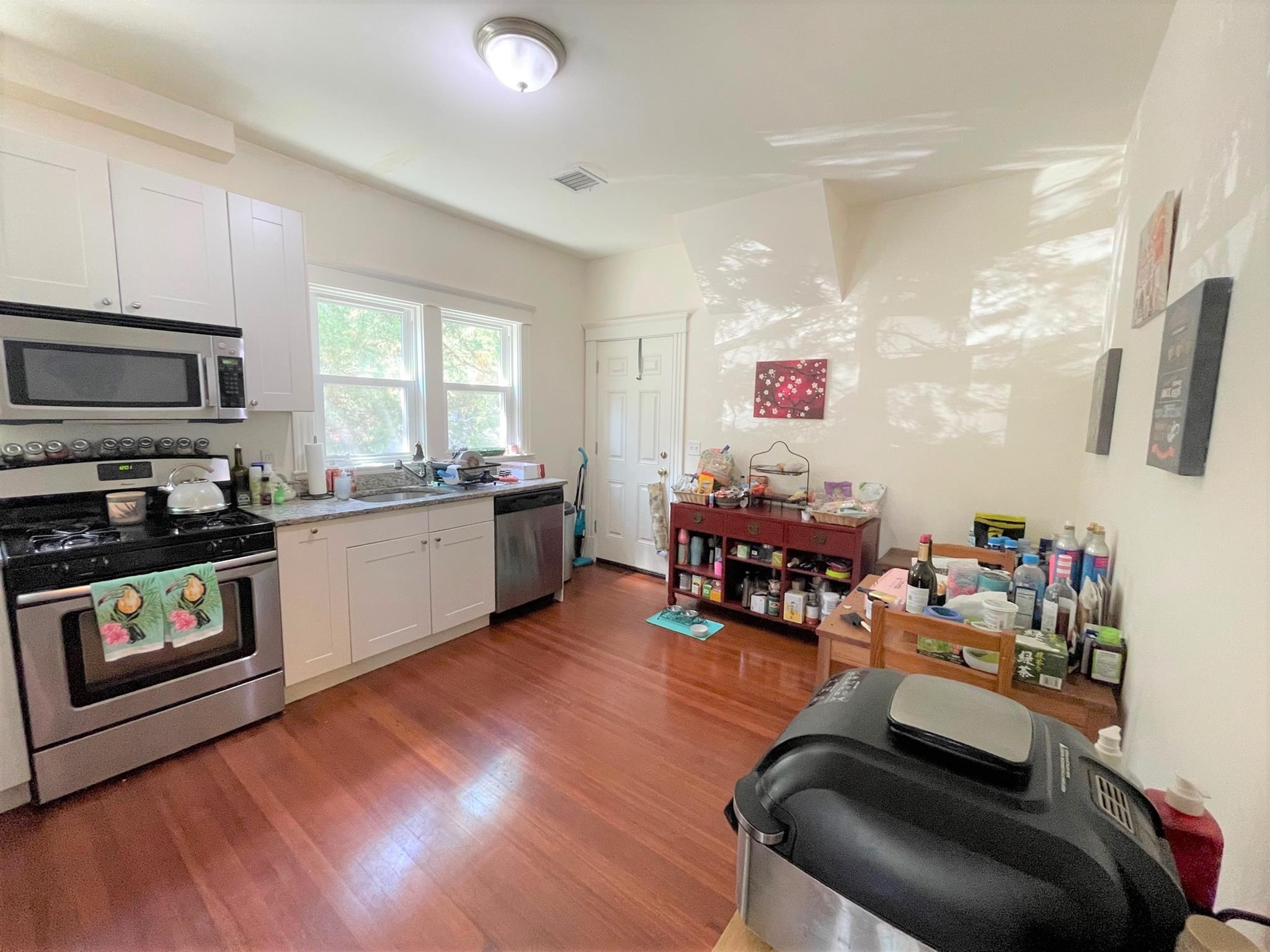 17 Upland Park, Magoun Square