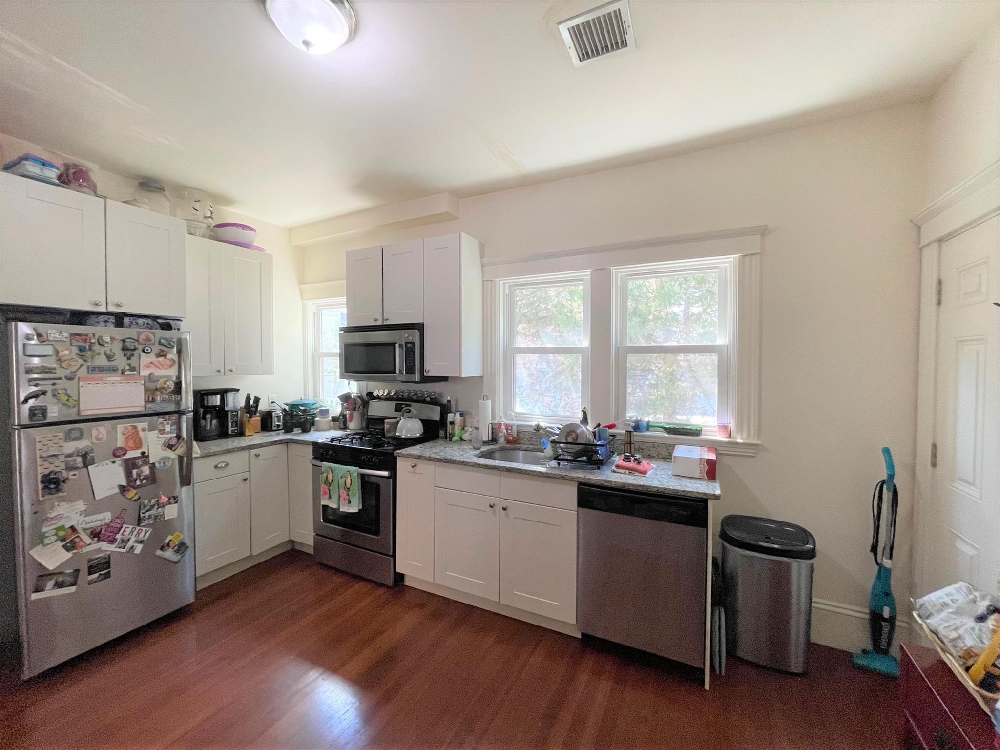 17 Upland Park, Magoun Square