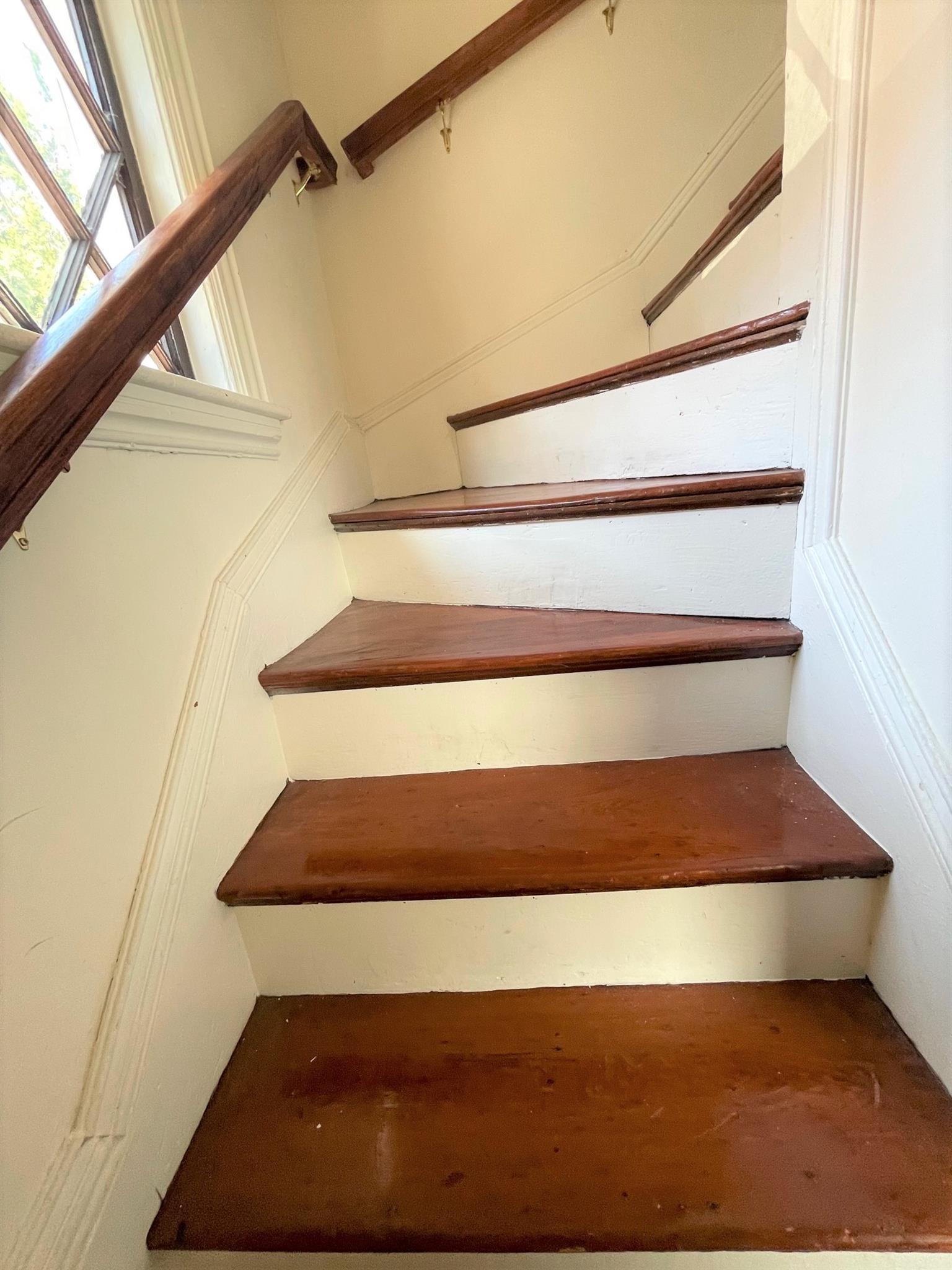 17 Upland Park, Magoun Square