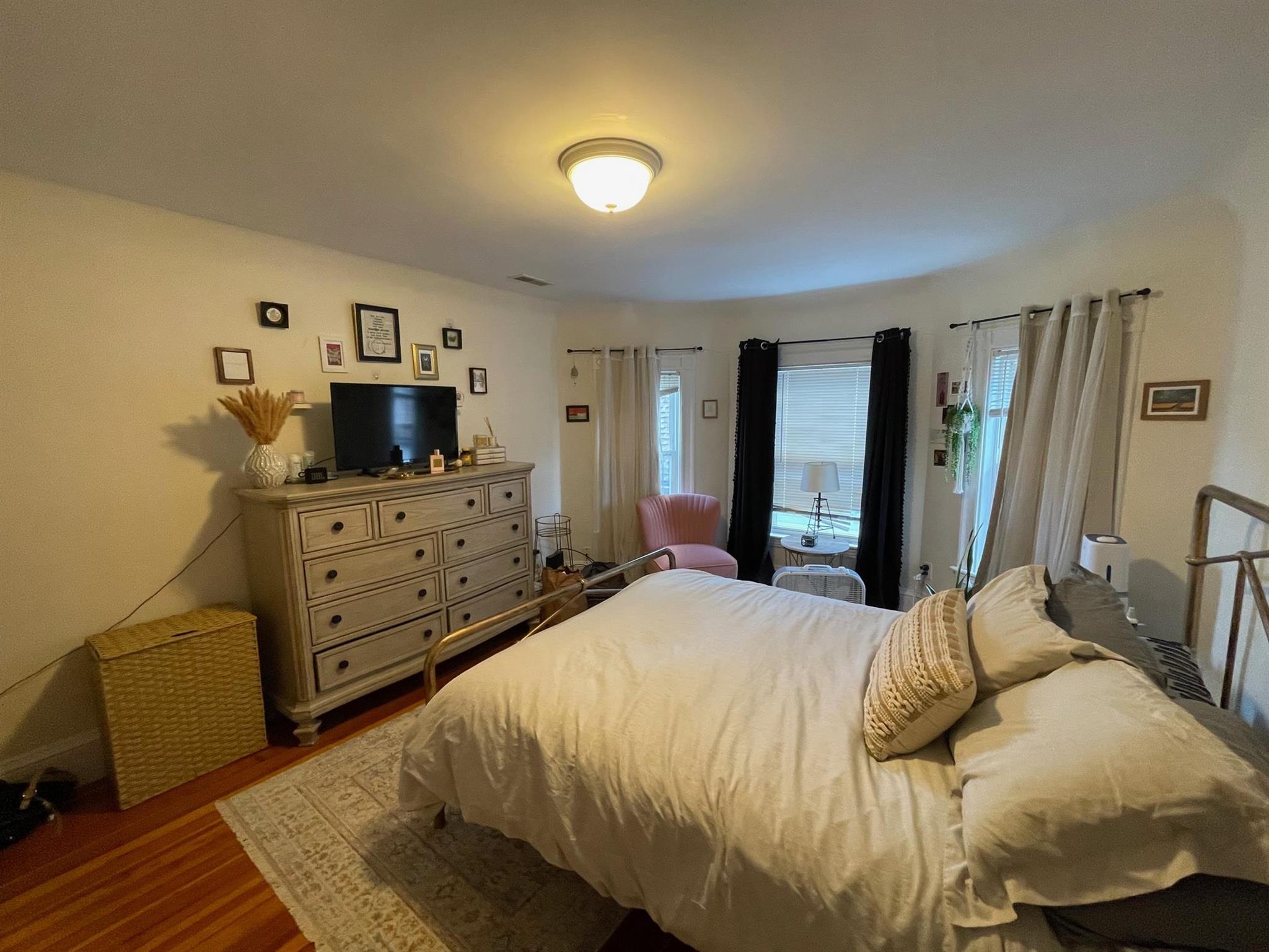 32 Pearson Rd, Davis Square