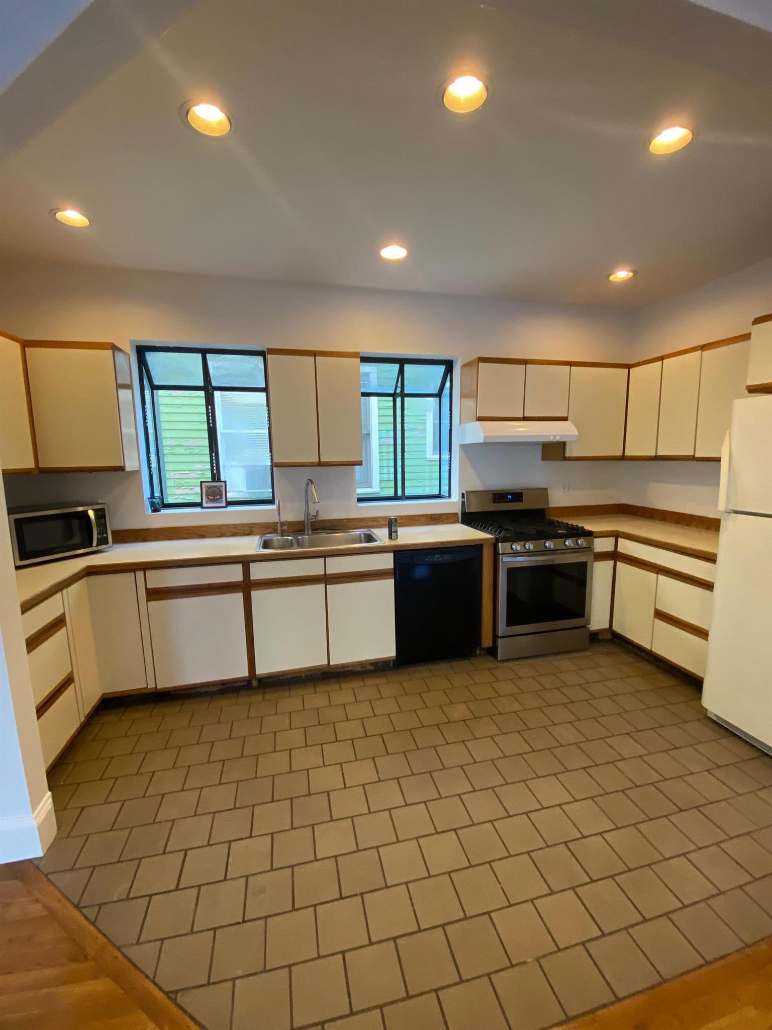 98 Hancock St, Mid-Cambridge