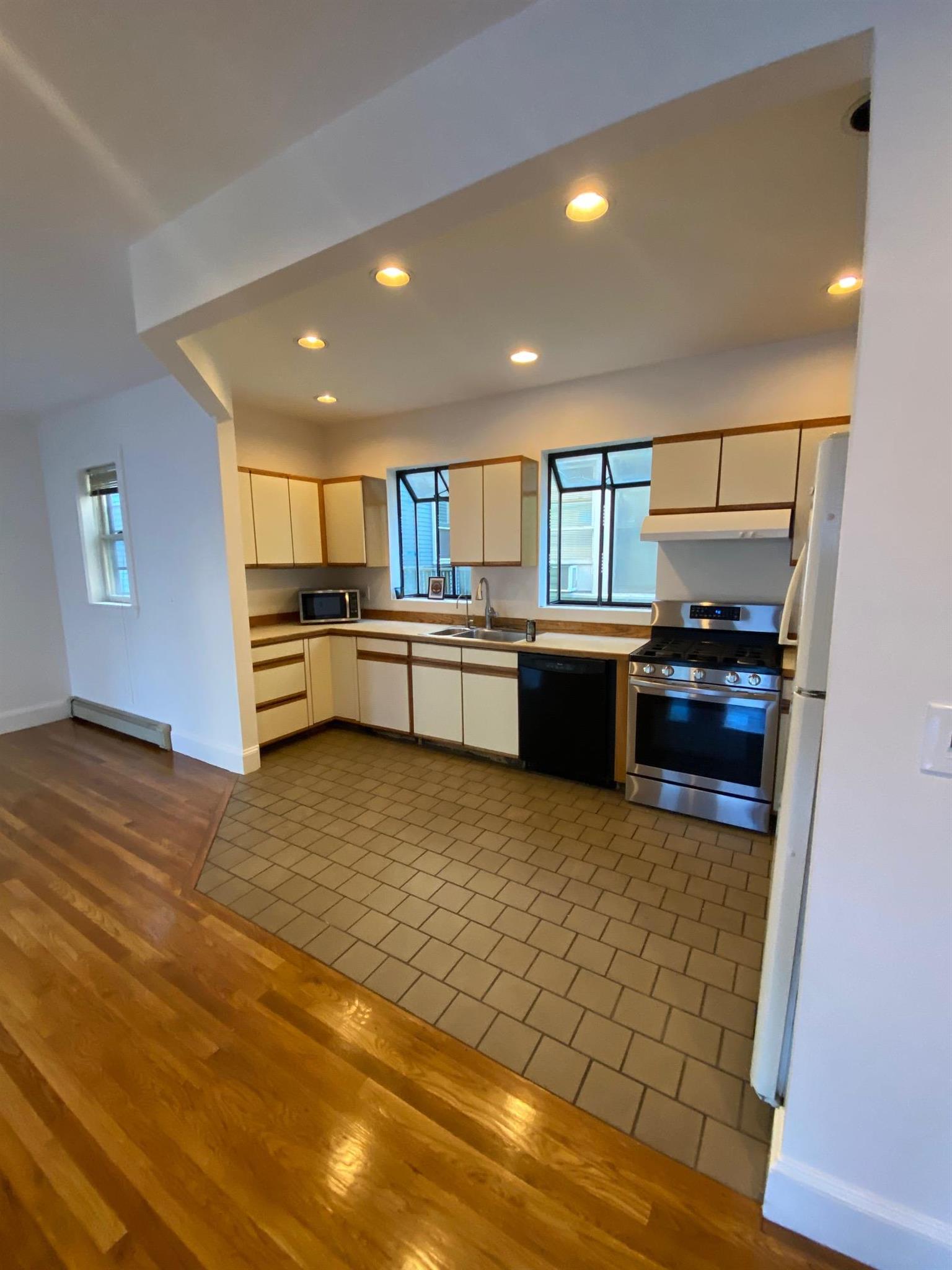 98 Hancock St, Mid-Cambridge