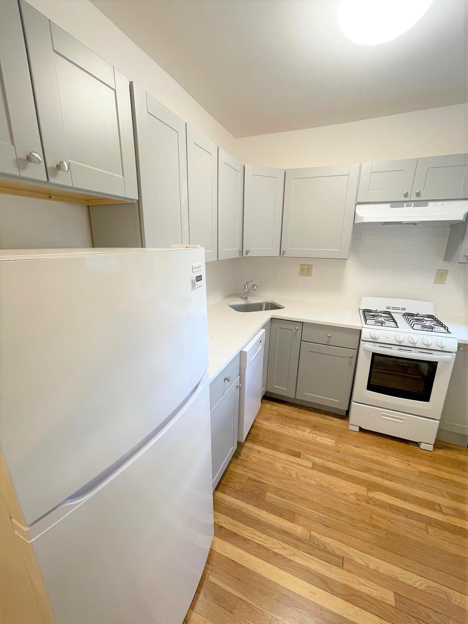 36 College Ave, Tufts