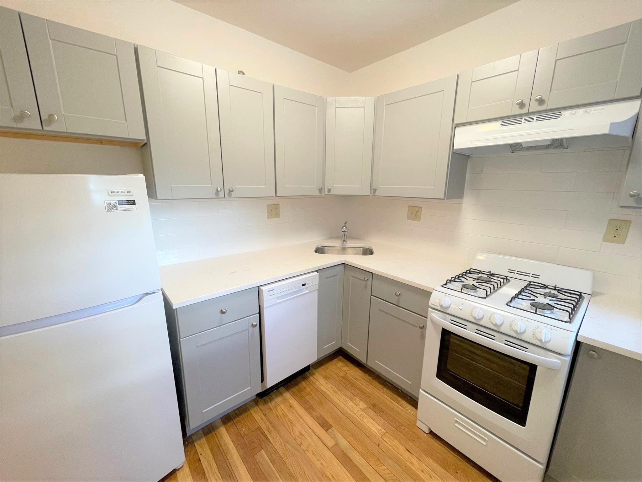 36 College Ave, Tufts