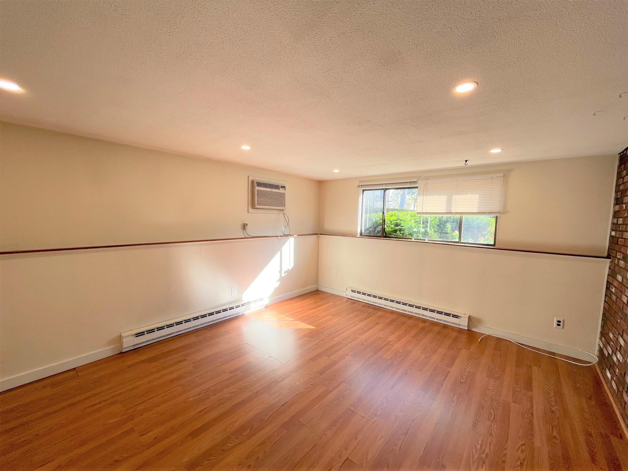 102 Alpine St, Magoun Square